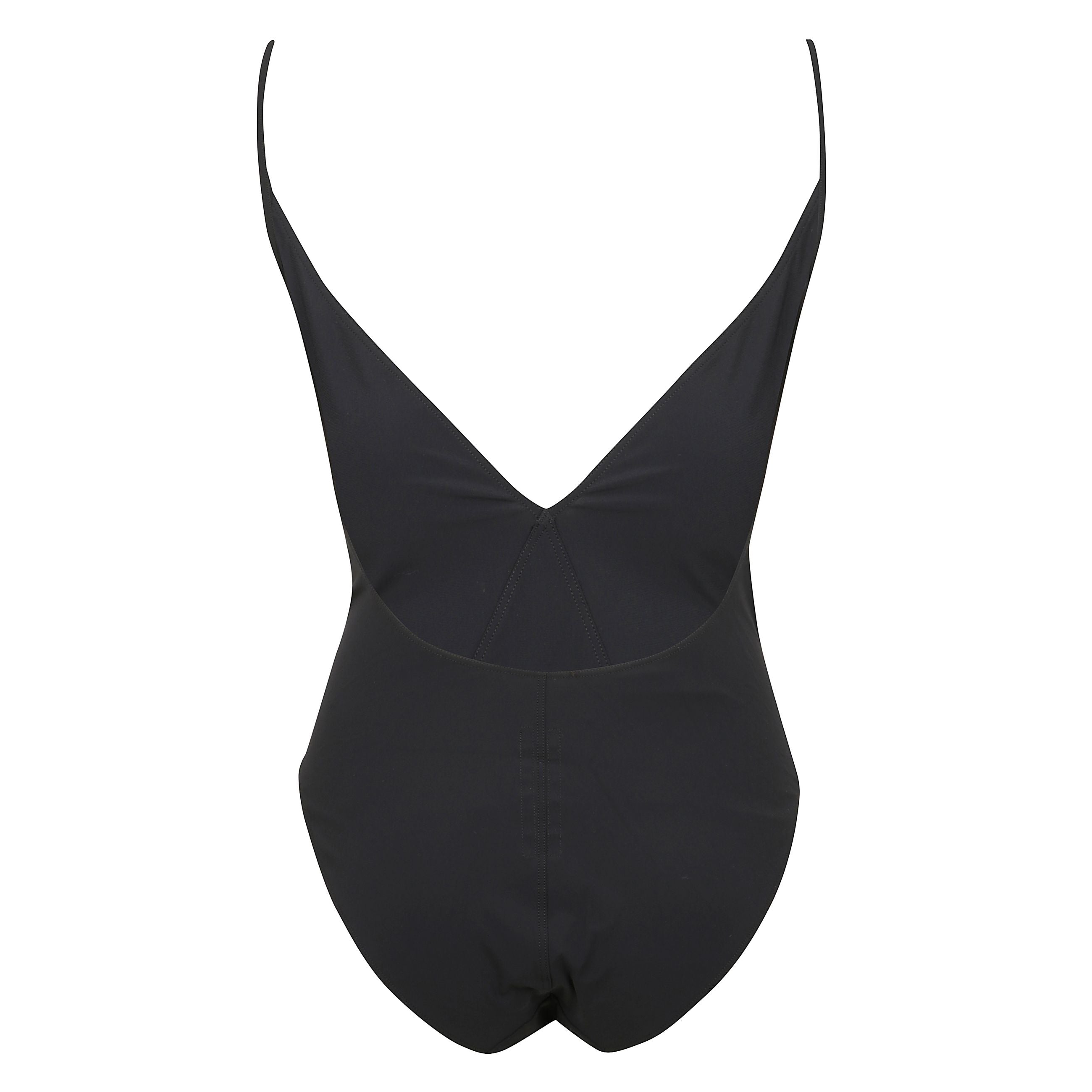 Sintesi perfetta tra minimalismo avanguardista e funzionalità , il costume da bagno firmato rick owens esprime lâestetica essenziale e sofisticata del brand. realizzato in lycra tecnica ad alte prestazioni, offre una vestibilità aderente e confortevole