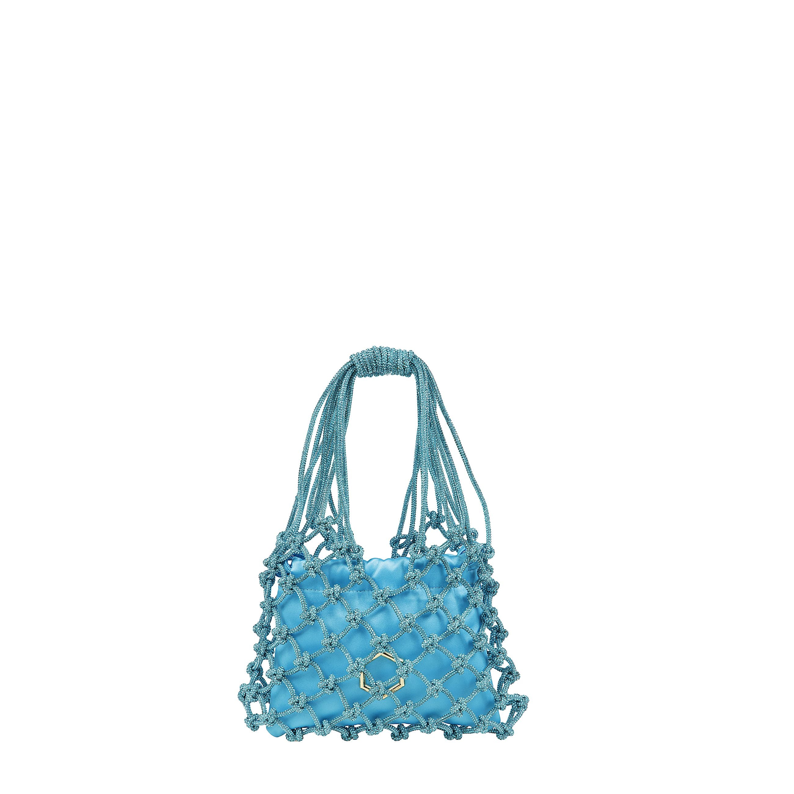 Borsa gioiello caratterizzata da una rete intrecciata con un prezioso filo di cristalli e da una pochette interna in tinta