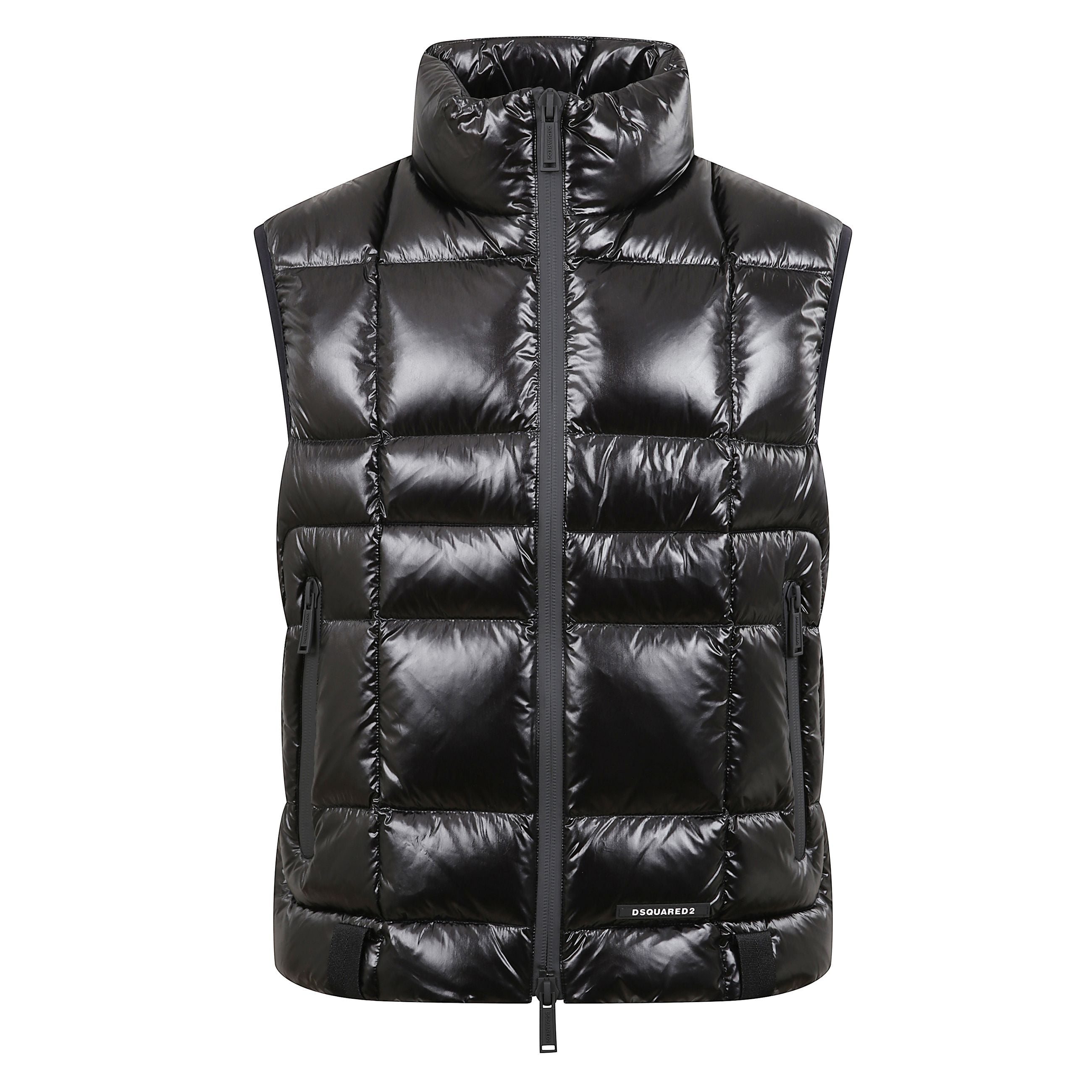 Gilet smanicato imbottito nero lucido. collo alto e chiusura frontale con zip resistente doppio cursore. vestibilità regolare. due tasche verticali con zip.