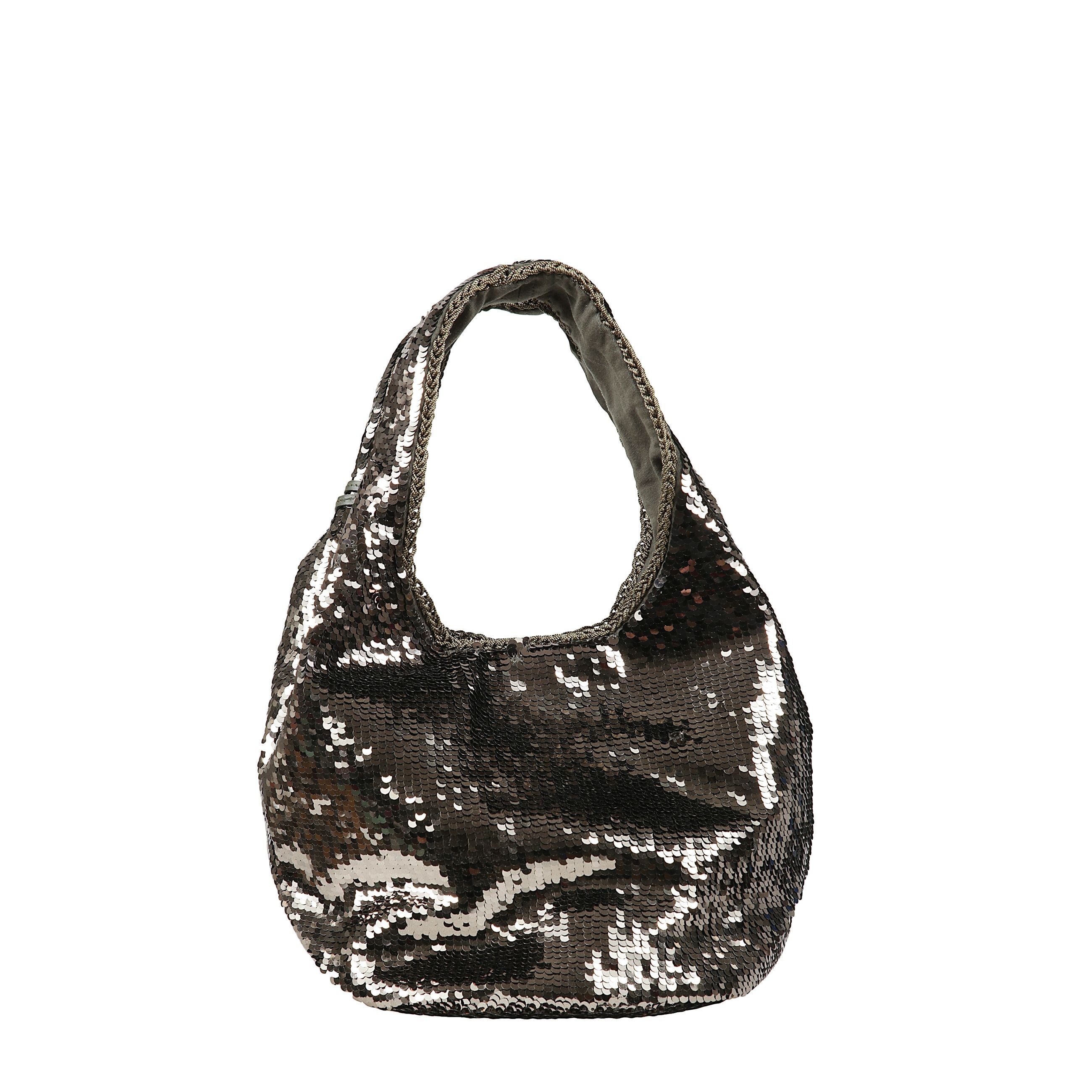 Shopper sequin mini realizzata con paillettes all-over, con scomparto unico, doppio manico e ciondolo metallico logato