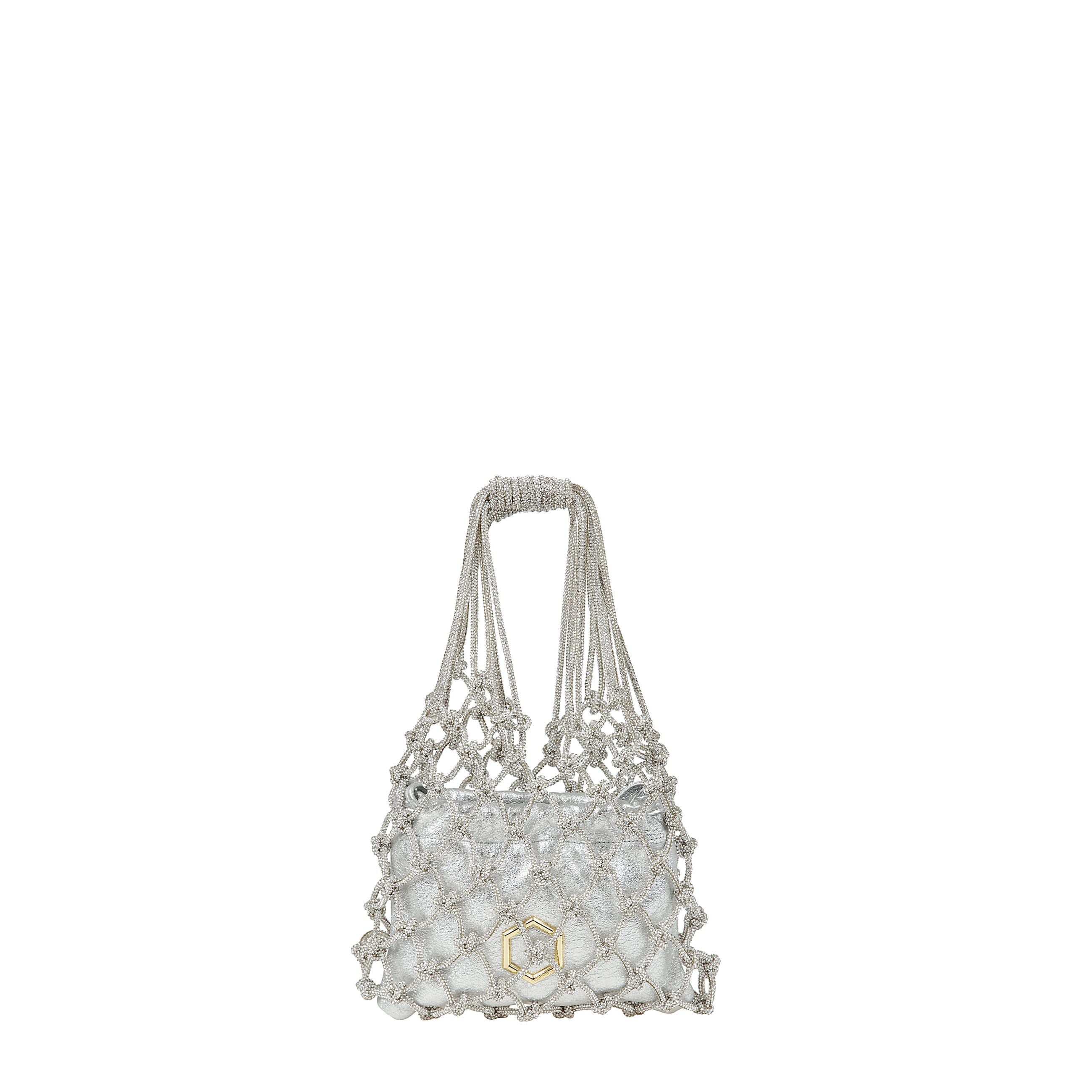 Borsa gioiello caratterizzata da una rete intrecciata con un prezioso filo di cristalli e da una pochette interna in tinta