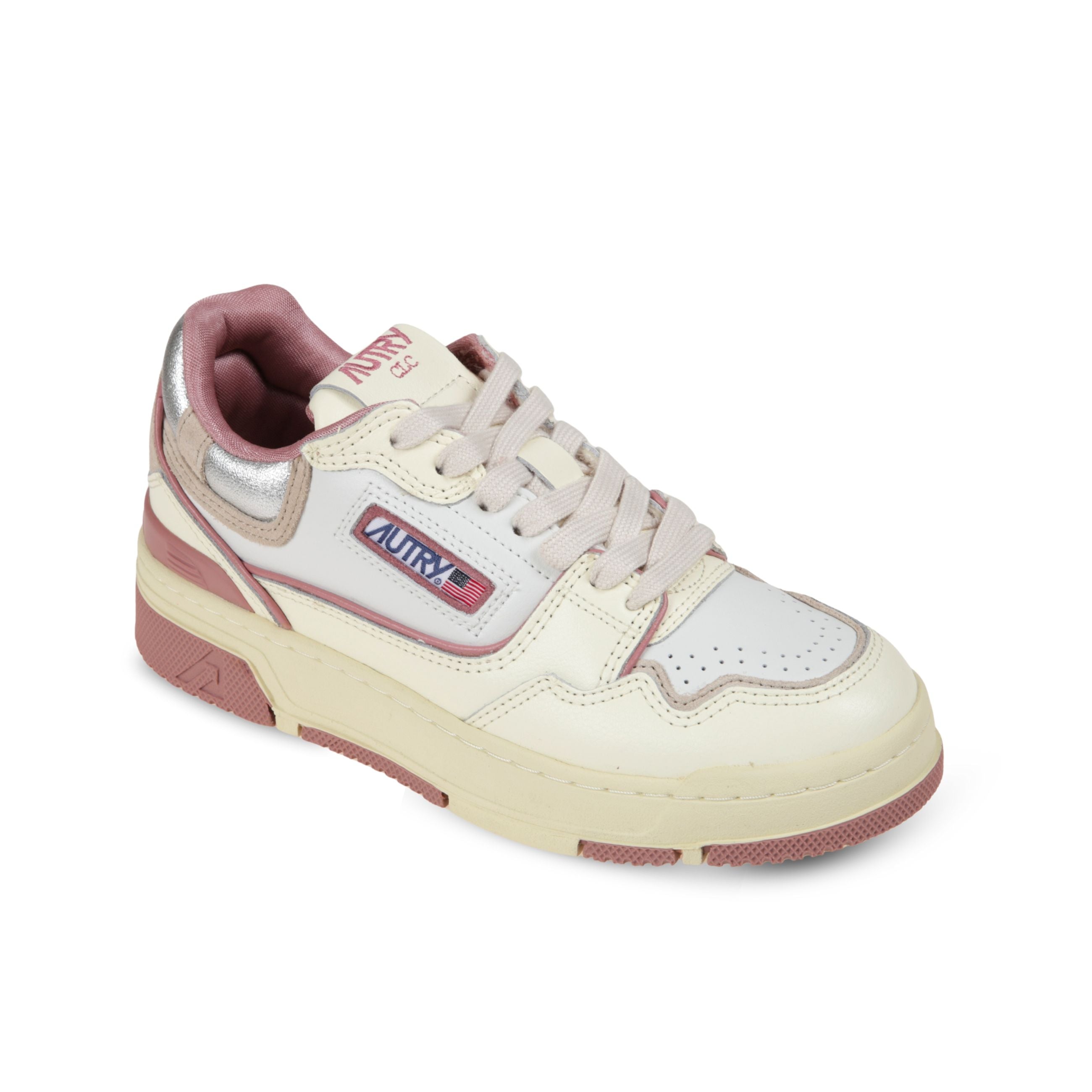 Sneakers autry "clc low". design con vari inserti in pelle e profili in rosa. microfori sul davanti. talloncino in pelle metallizzata color argento.