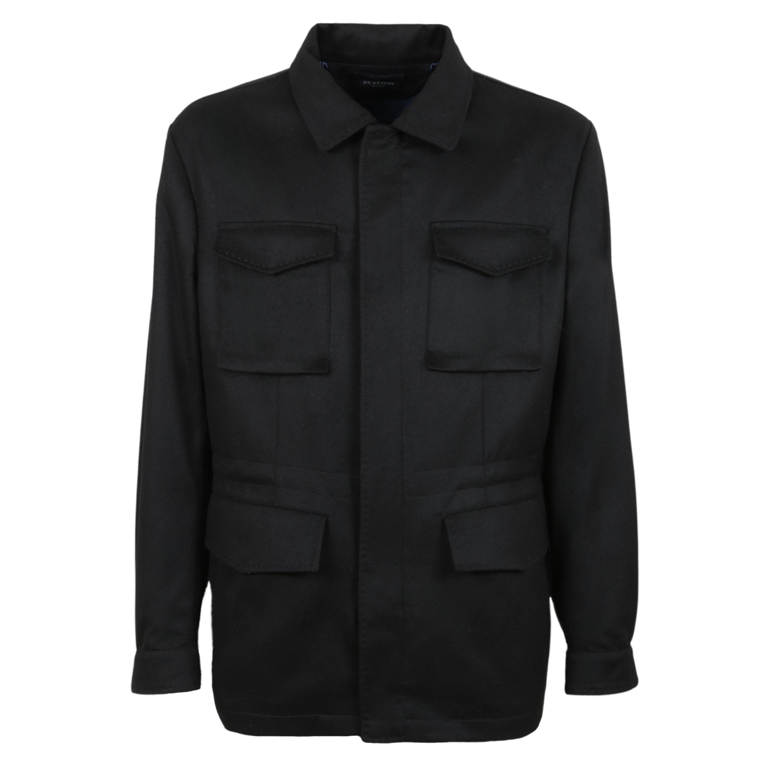 Giacca da mezza stagione con chiusura frontale con abbottonatura a scomparsa, due tasche sul petto e due tasche in vita.