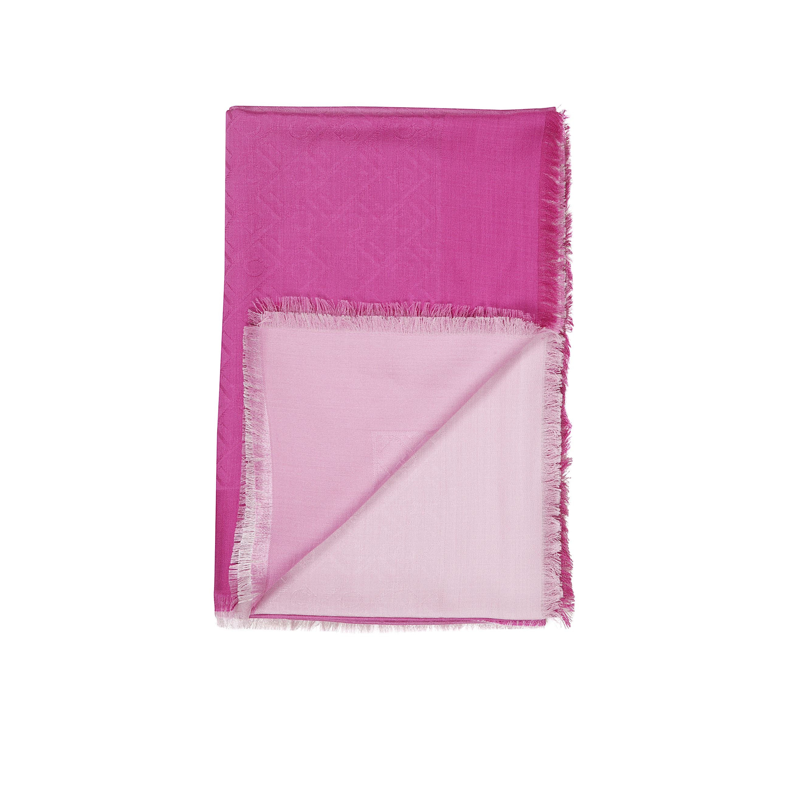 Scialle in un blend di lana e seta jacquard con pattern ferragamo monogram con effetto dégradé.