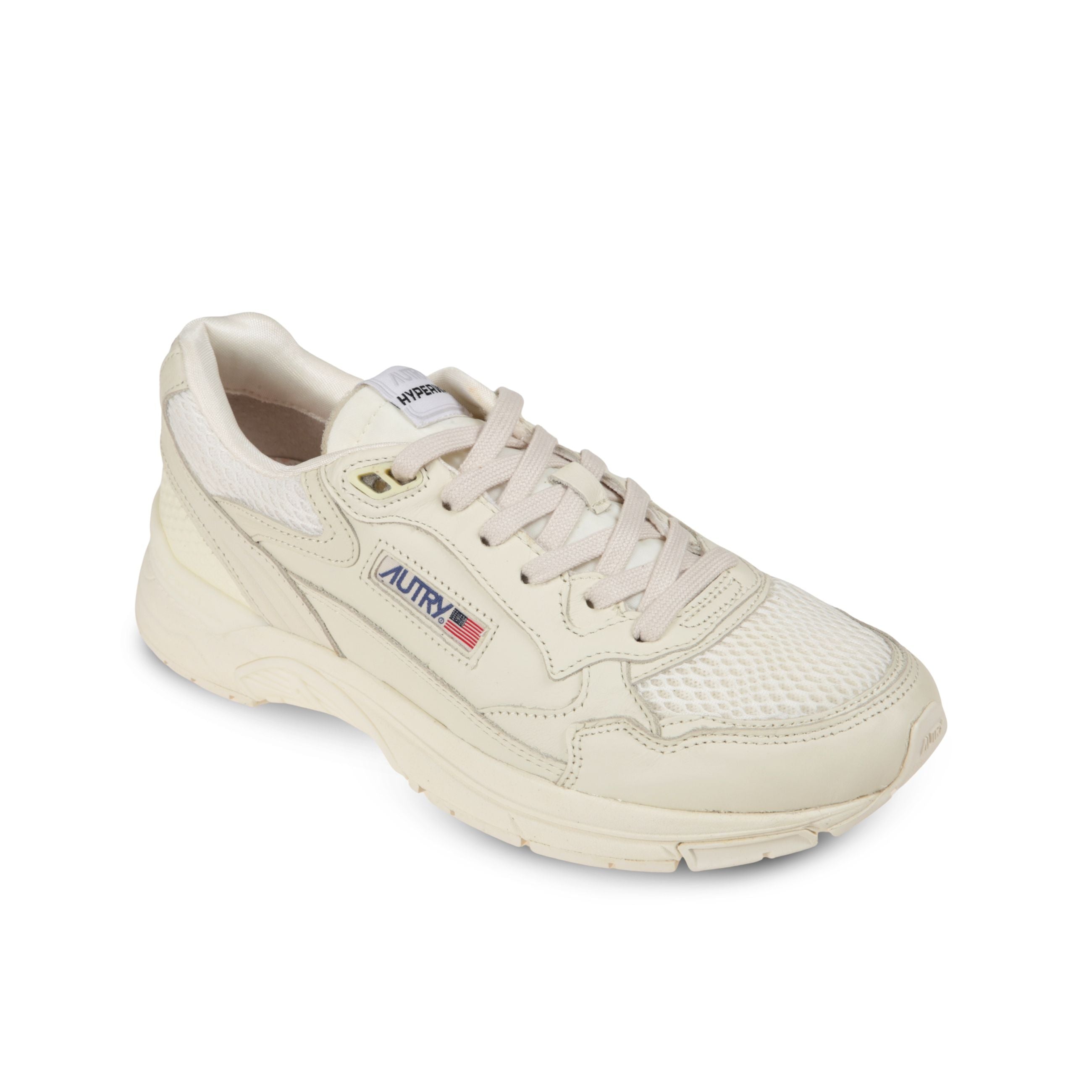 Sneakers autry hyperway. struttura in pelle e tessuto traspirante tono su tono. suola chunky.