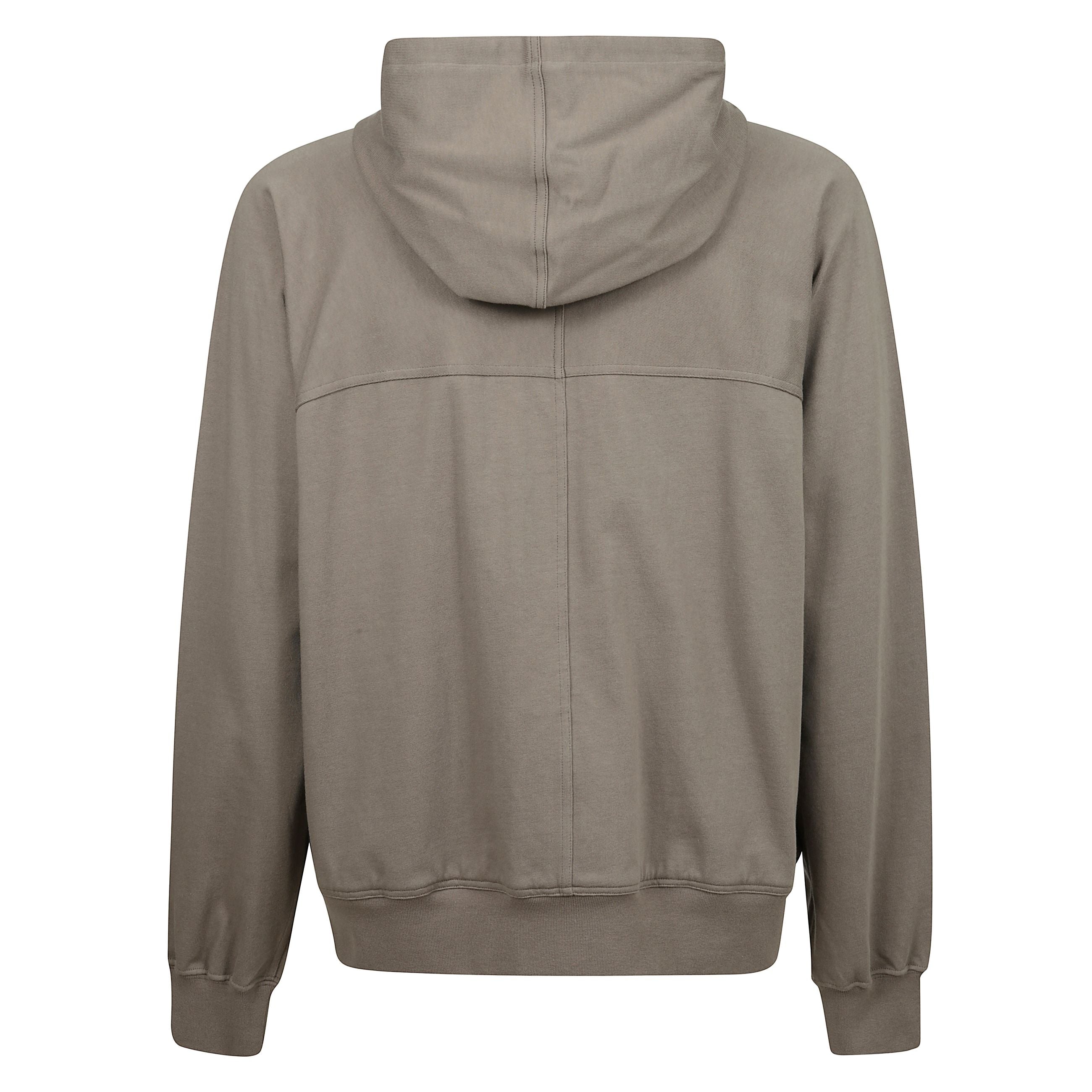 Vi presentiamo la felpa windbreaker della collezione di moda esclusiva, una creazione del rinomato designer rick owens. questa felpa d'eccezione, incanta con la sua vestibilità ampia e il cappuccio, sottolineando uno stile rilassato ma elegante.
realizza