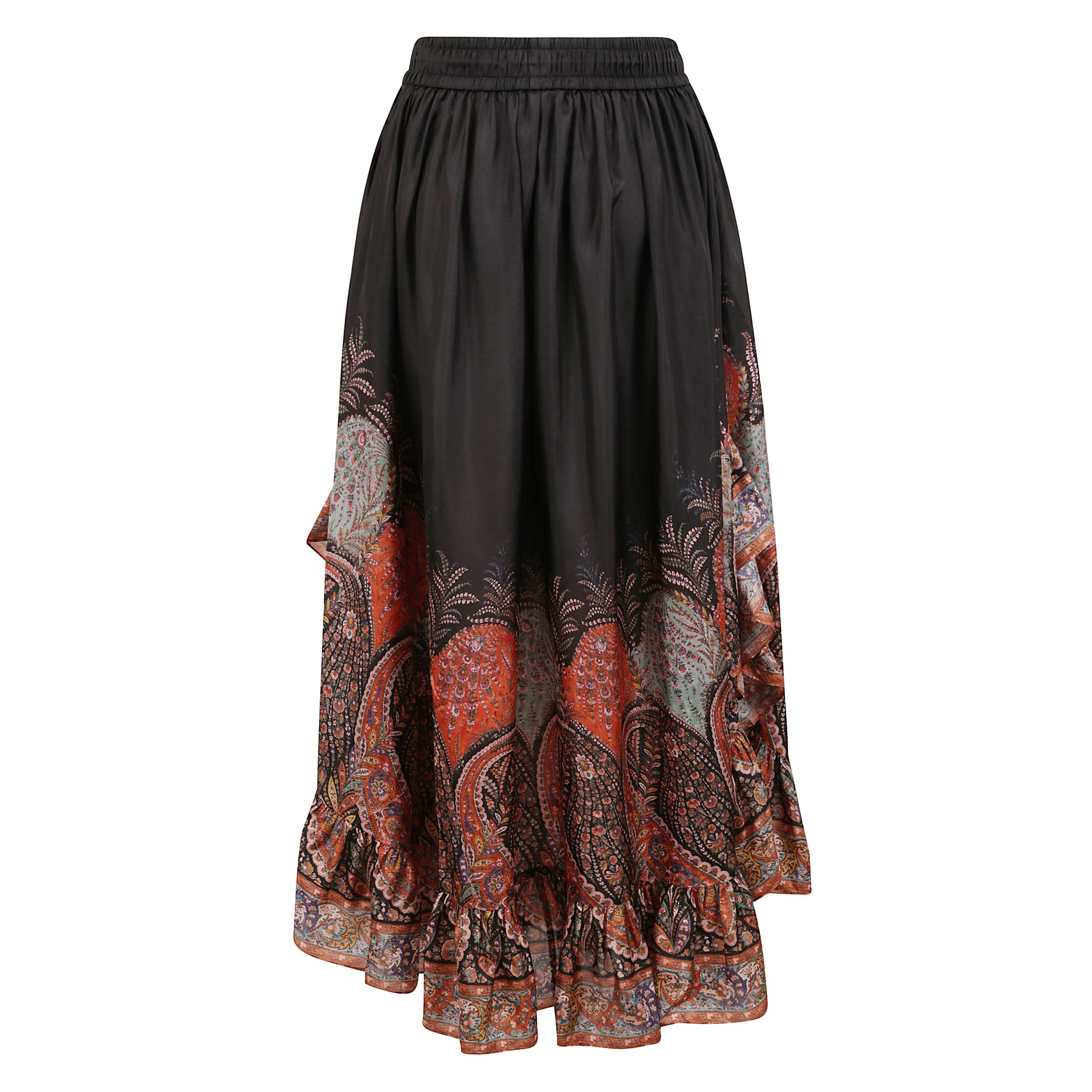 Gonna maxi in seta con vita arricciata e orlo con balze. chiusura con coulisse sottile e tasche laterali. stampa stile paisley su fondo nero.