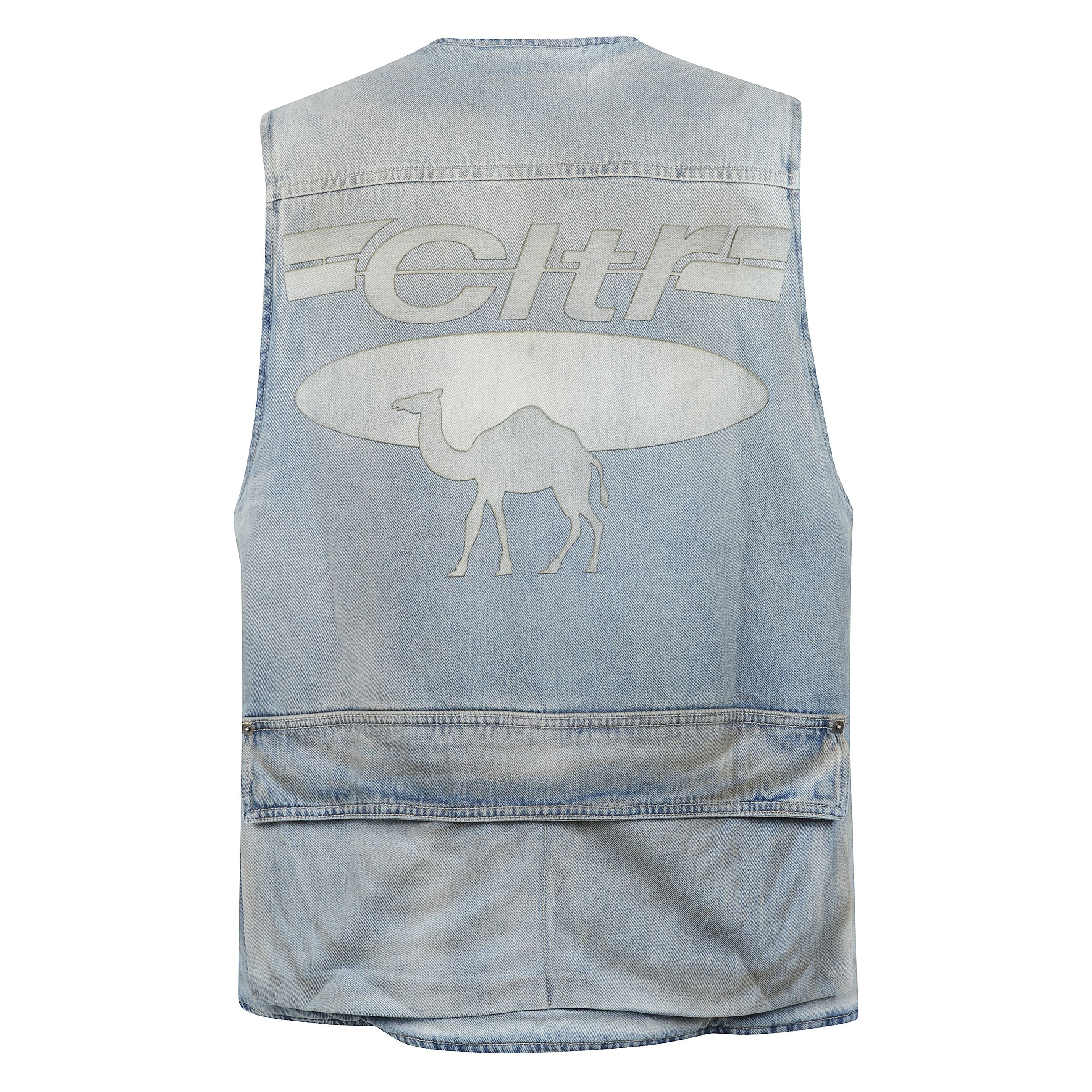 Gilet in cotone blu con tasche sul davanti e stampa posteriore, chiusura centrale con zip