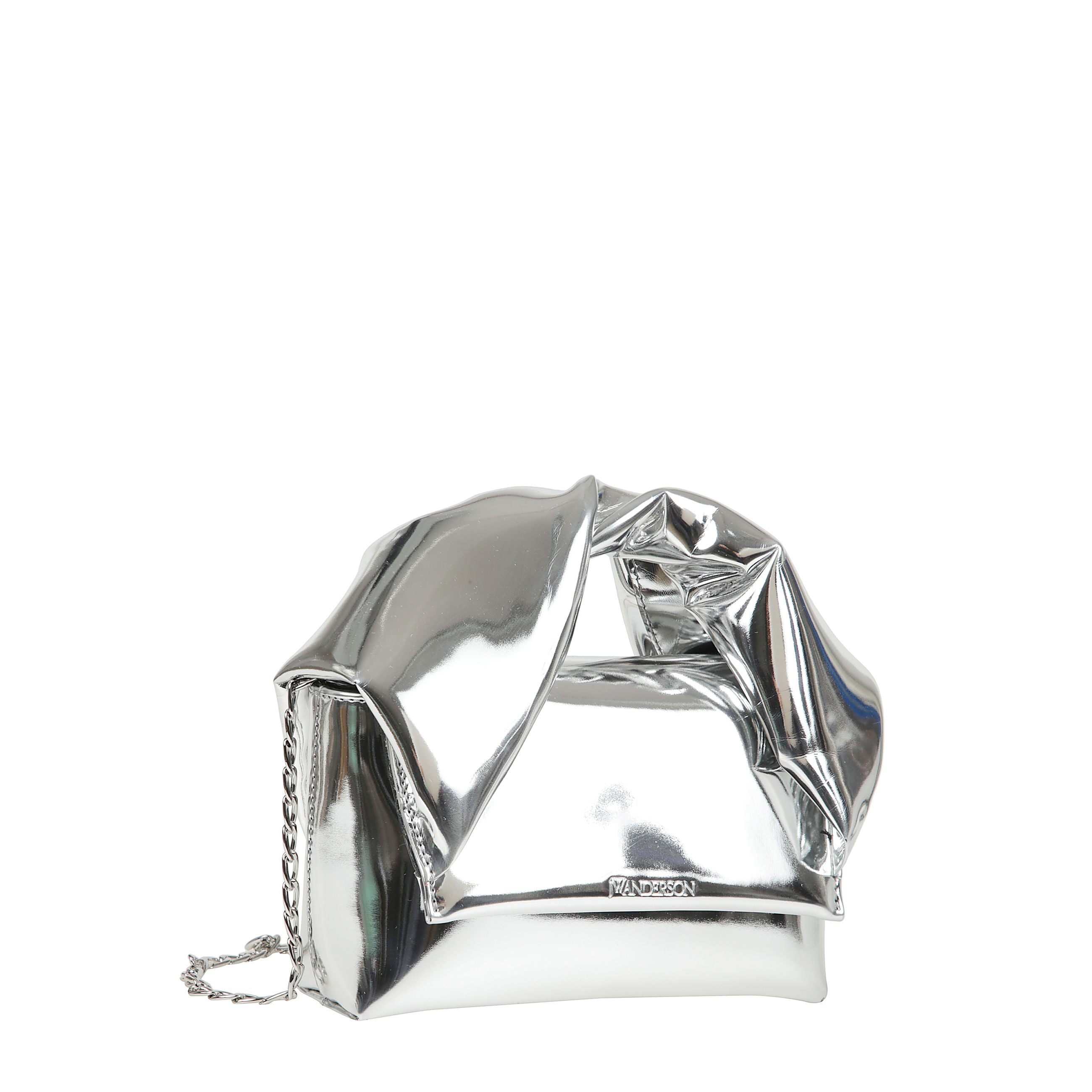 Small twister bag
borsa in pelle metallizzata con manico morbido ritorto, logo in rilievo sul davanti con catena a tracolla in oro staccabile e chiusura a patta magnetica