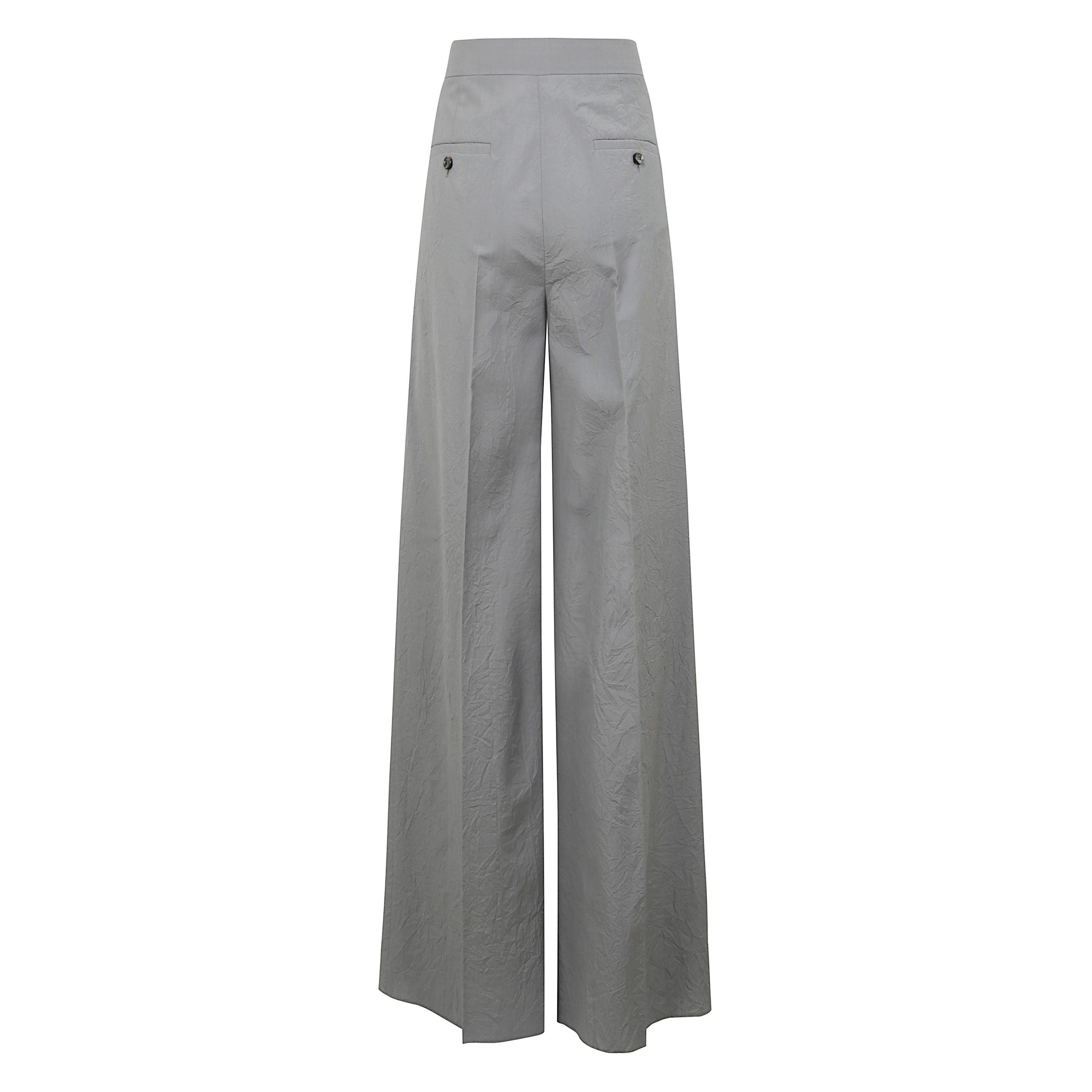 Pantalone wide leg, realizzato in tela di pura lana dalla caratteristica texture effetto stropicciato. il modello è caratterizzato da linea ampia sulla gamba, doppia pinces in vita sul davanti, tasche alla francese sui fianchi e tasche a filetto con bott