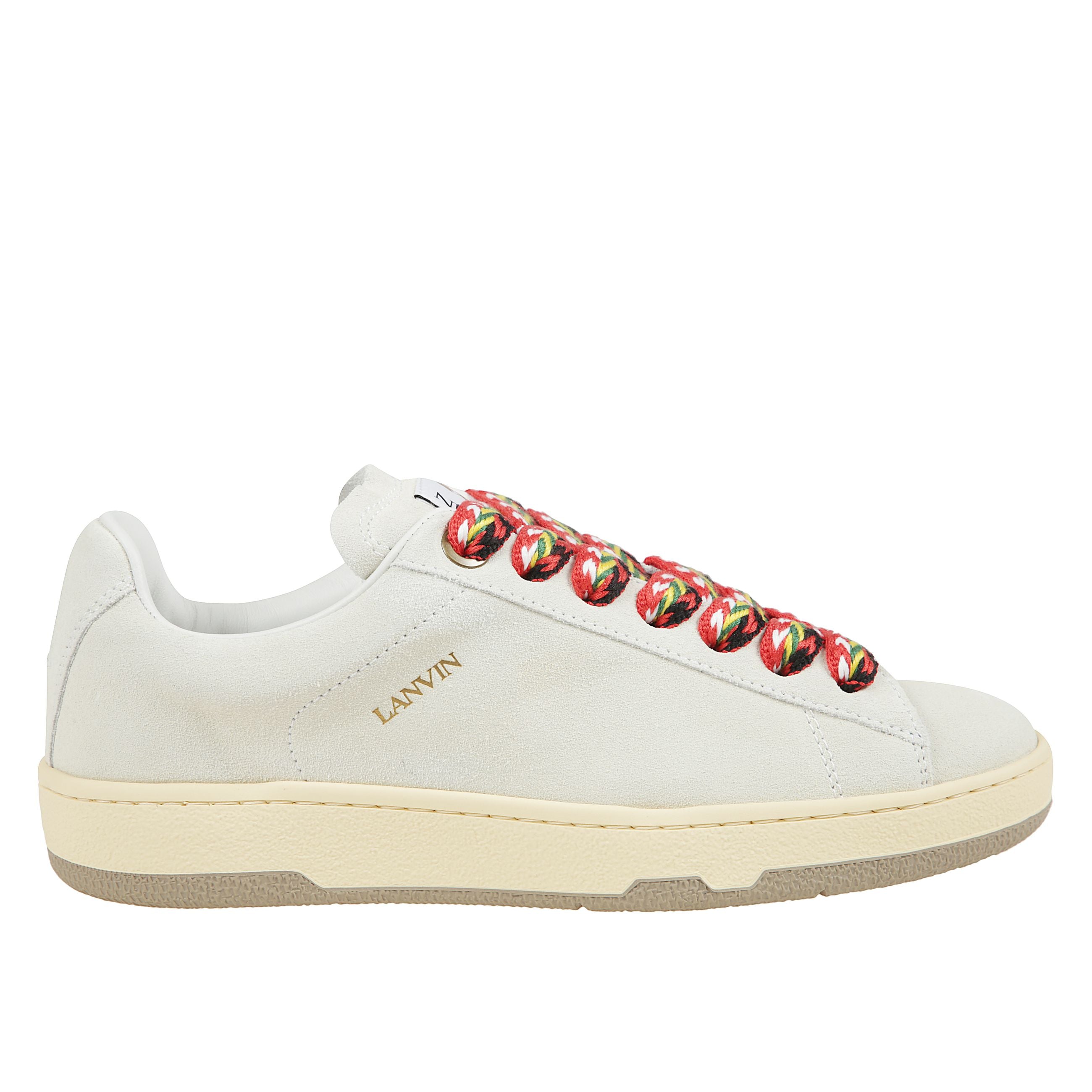 Ispirate alle sneakers da skate vintage, le curb lite, un nuovo stile low-top con i lacci a spina di pesce della nostra iconica curb, sono perfette per un look minimalista.