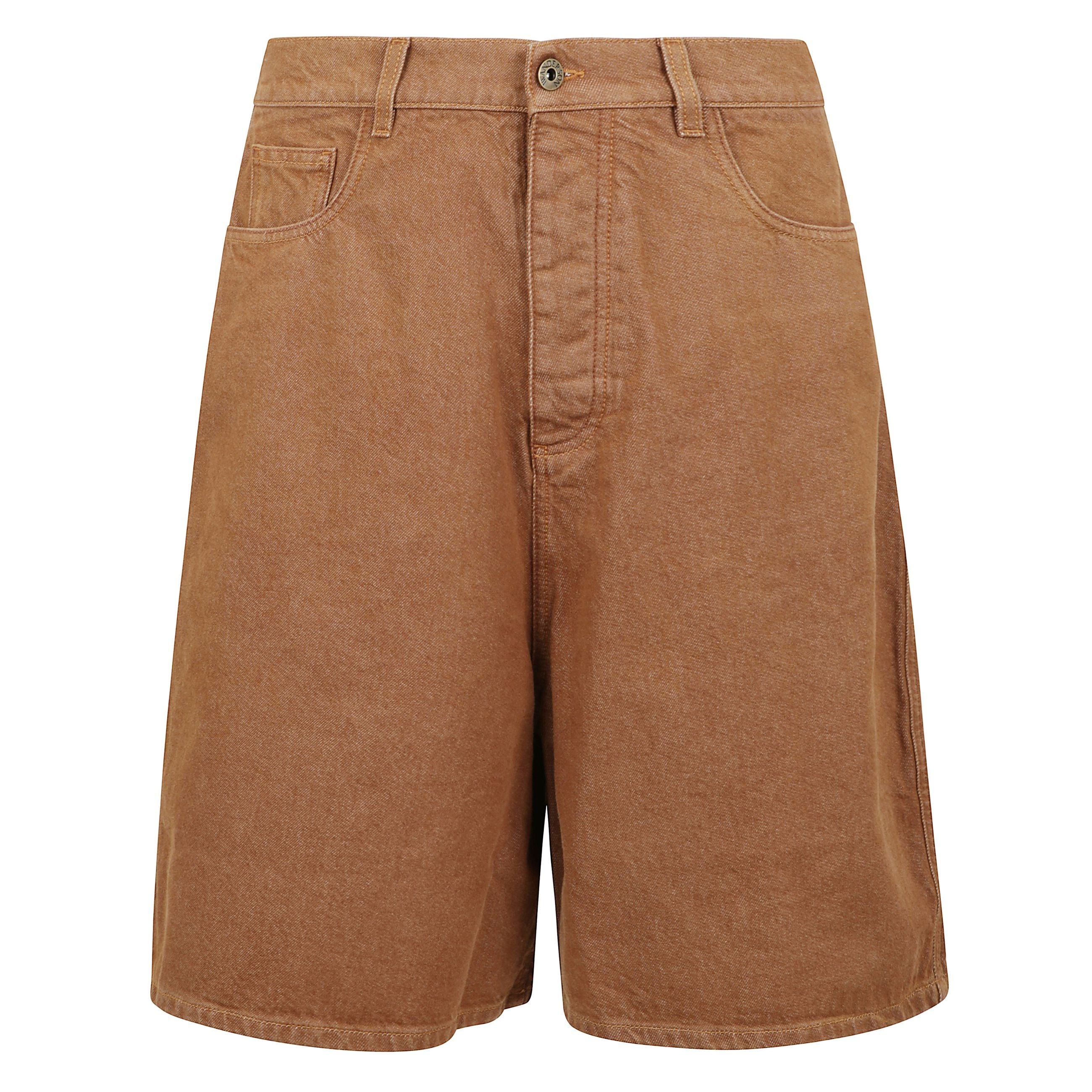 Con un'estetica d'avanguardia, questi pantaloncini di jw anderson ti aiuteranno a fare una dichiarazione che spinge i confini. realizzato con un denim di cotone robusto, una gamba larga Ã¨ per un look alla moda. tutto sopra un effetto invecchiato si aggiu