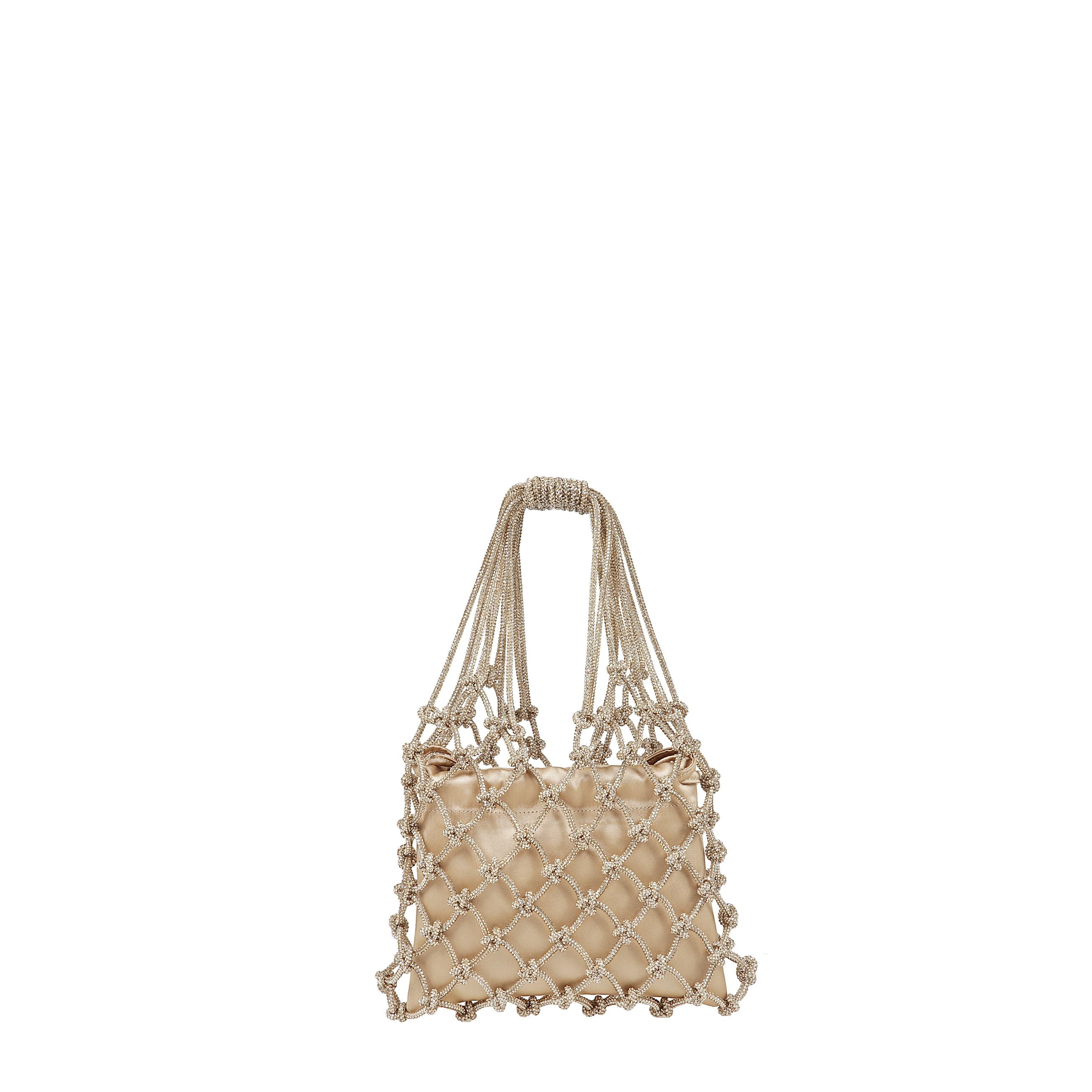 Borsa gioiello caratterizzata da una rete intrecciata con un prezioso filo di cristalli e da una pochette interna in tinta