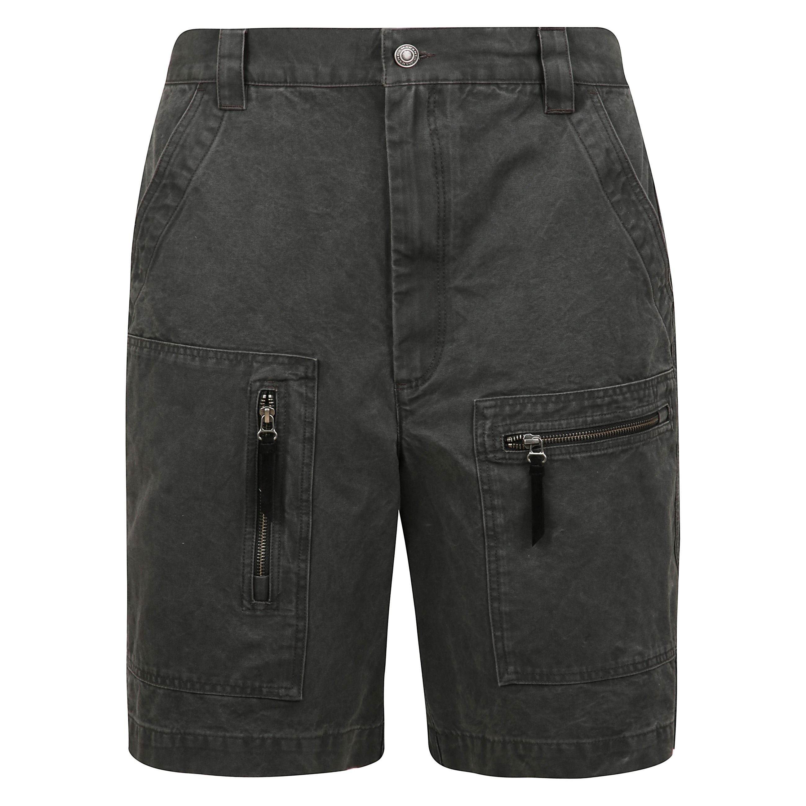 Shorts kyle chiusura frontale con bottoni e zip, due tasche laterali oblique, due tasche laterali con zip, due tasche posteriori applicate, gamba ampia e lunghezza al ginocchio