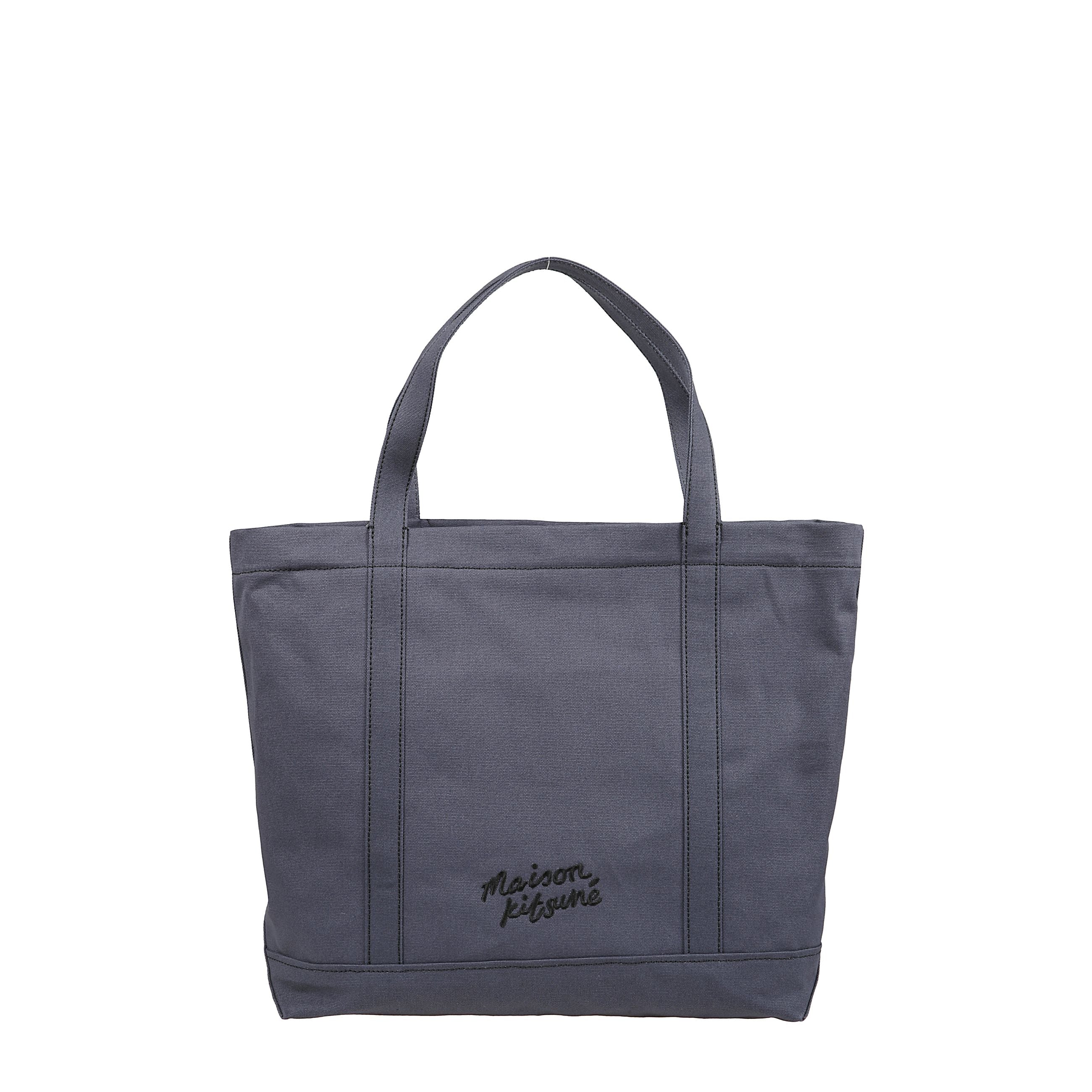 Fox head large tote di maison kitsunÃ© con l'iconica volpe mitica occupa un posto d'onore sul davanti, rifinita con il logo ricamato sul retro.