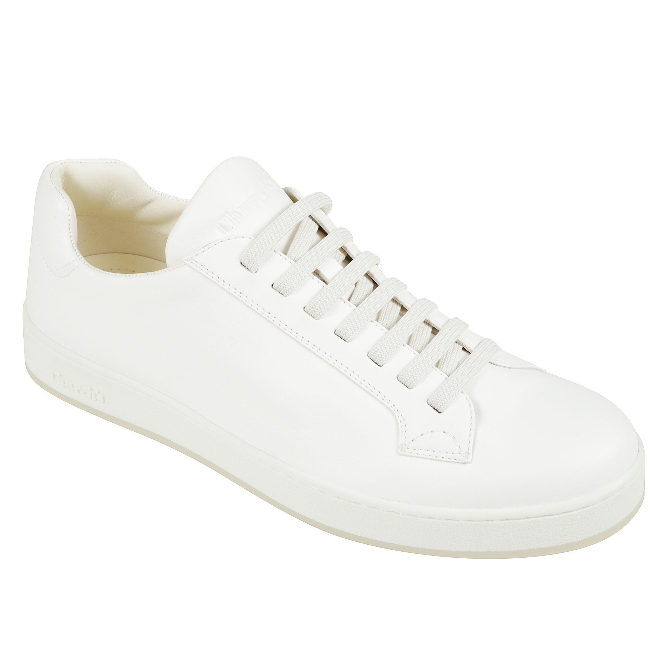 La pelle di cervo fine e ultra-morbida aggiunge un tocco di lusso alla sneaker ludlow 2, un design essenziale e raffinato con linee pulite. con occhielli nascosti in metallo per sostegno e resistenza, l'allacciatura raw-cut sottolinea il look minimal dell