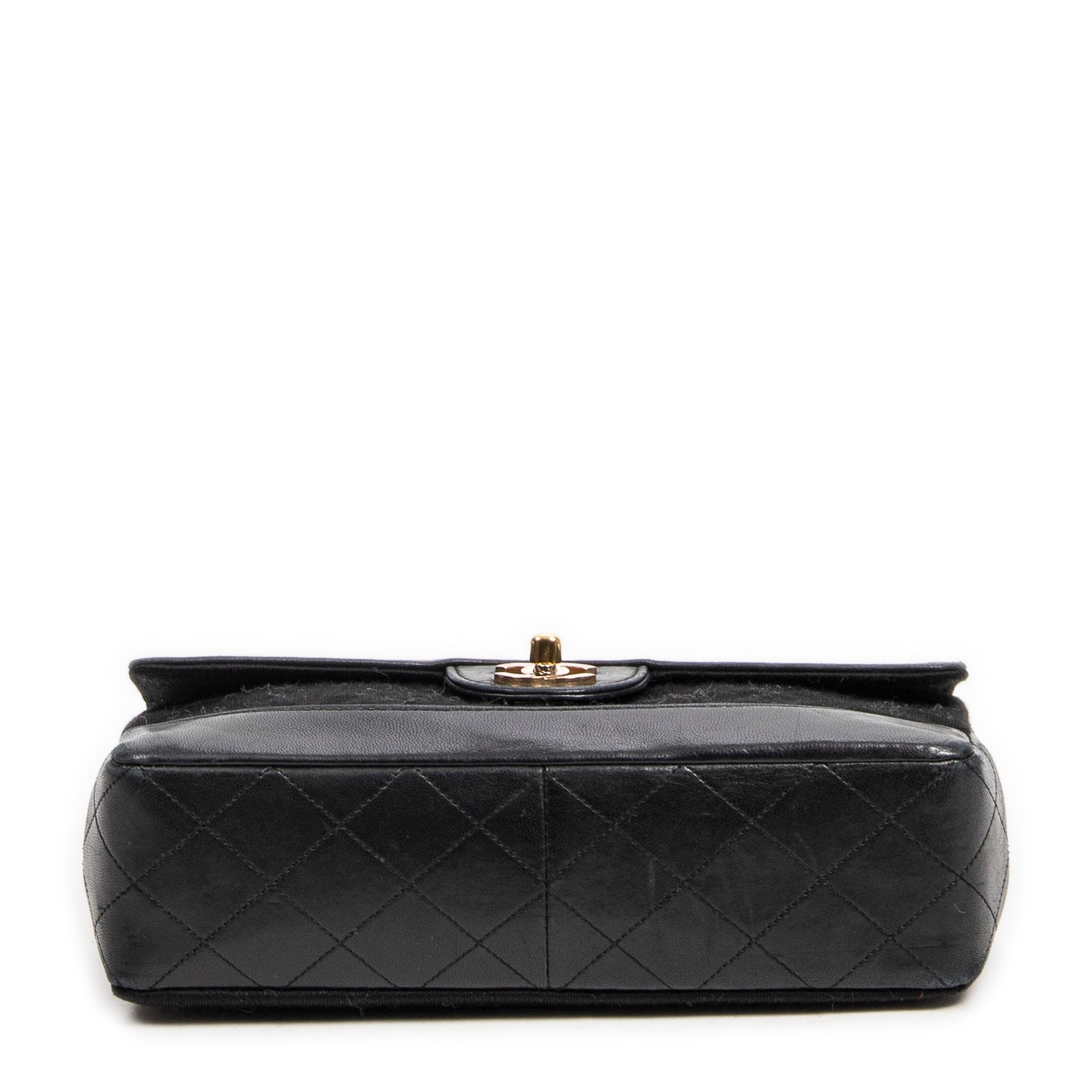 Vintage Timeless Rare Single Flap 