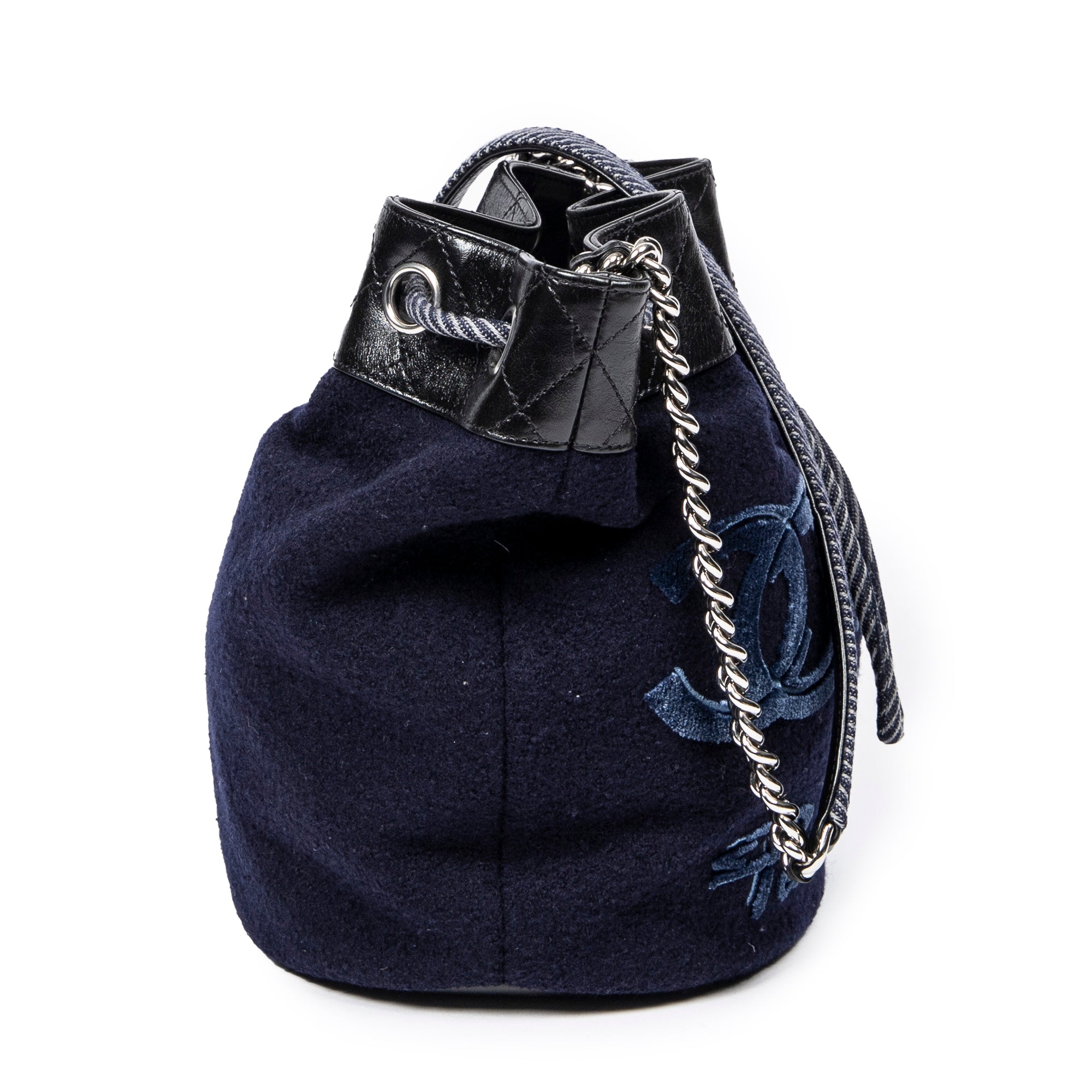 Embroidered Wool Bucket Chain Bag 