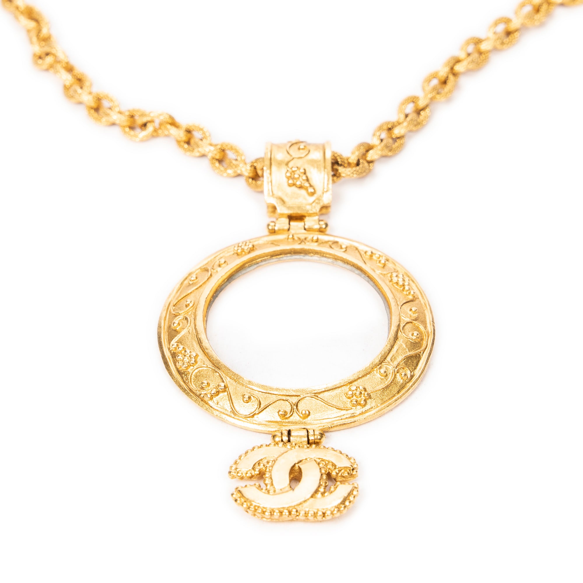 Magnifying Glass Pendant Necklace 