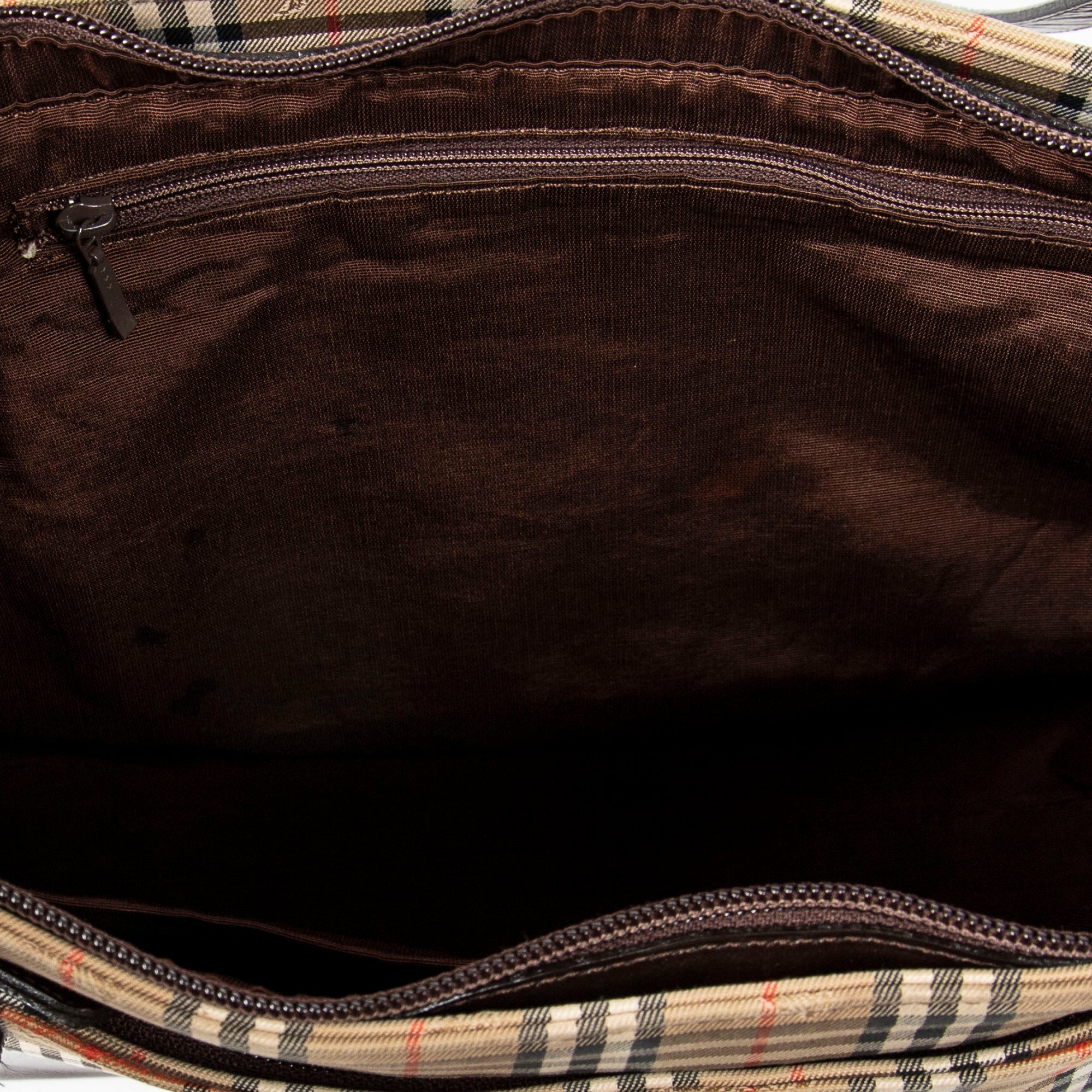 Burberrys Medium Zip Tote 