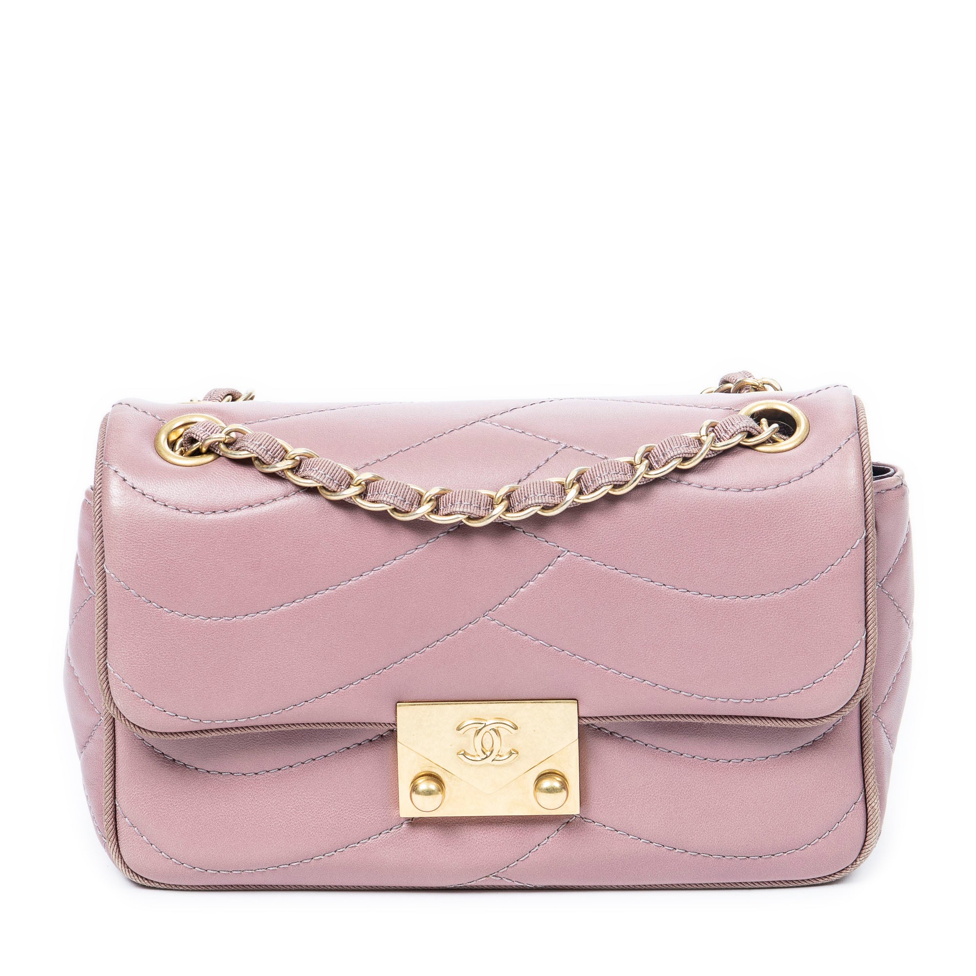 Push Lock Wave Chain Flap 