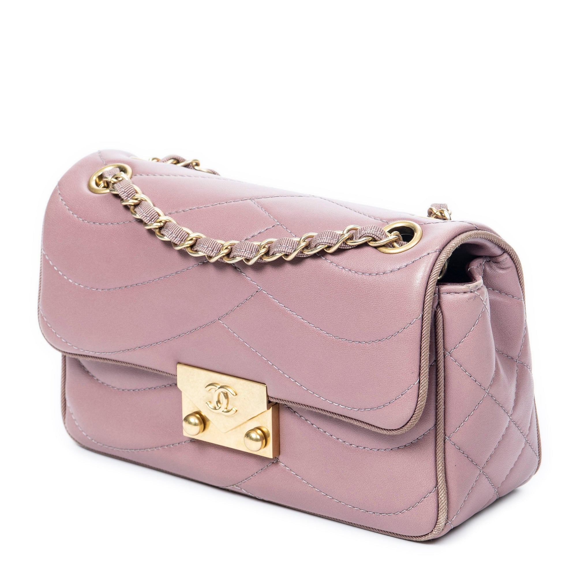 Push Lock Wave Chain Flap 
