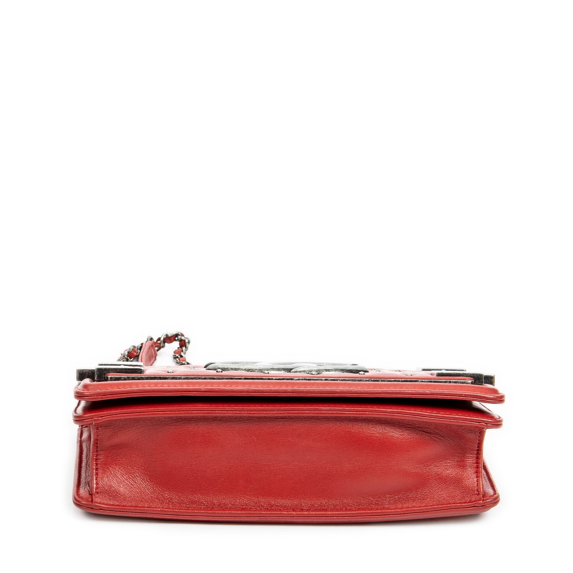 Studded Horizontal Boy Brick Flap 