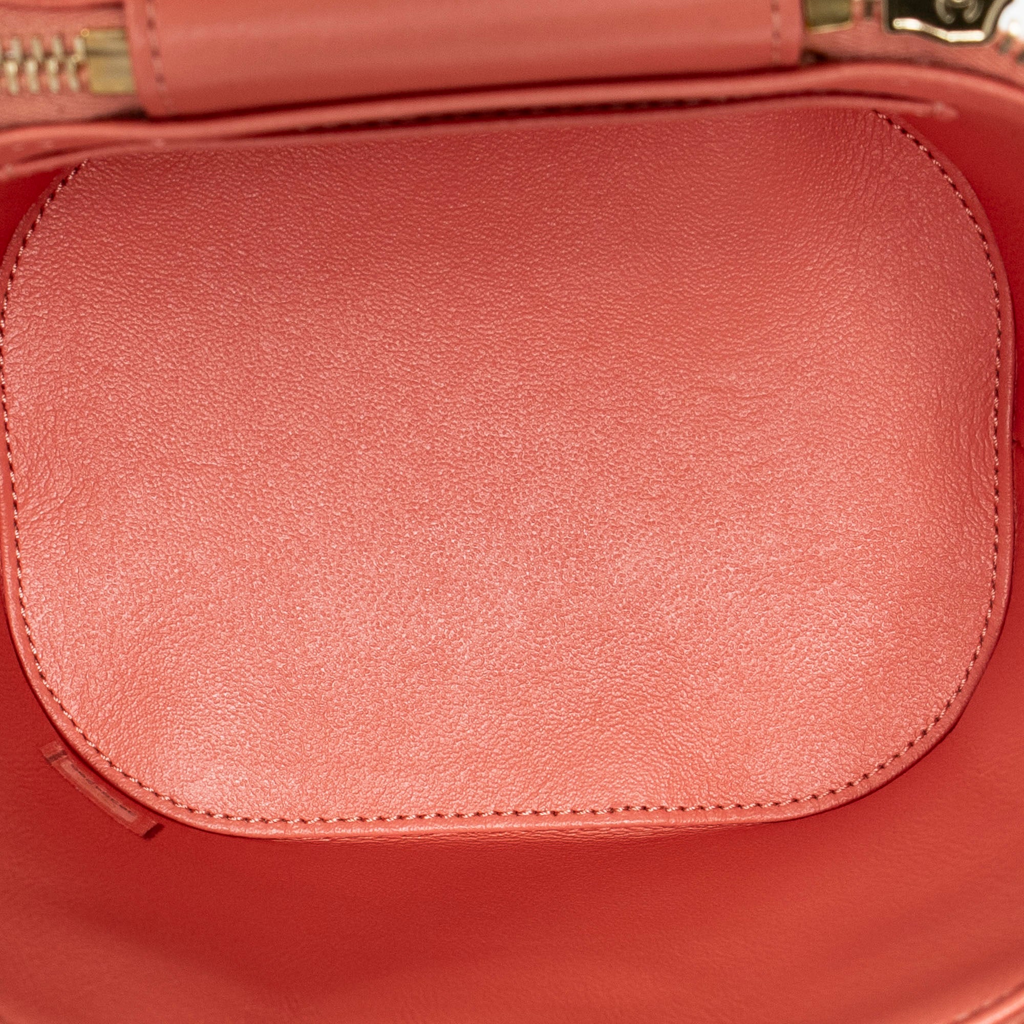 Top Handle Vanity Case with Chain 