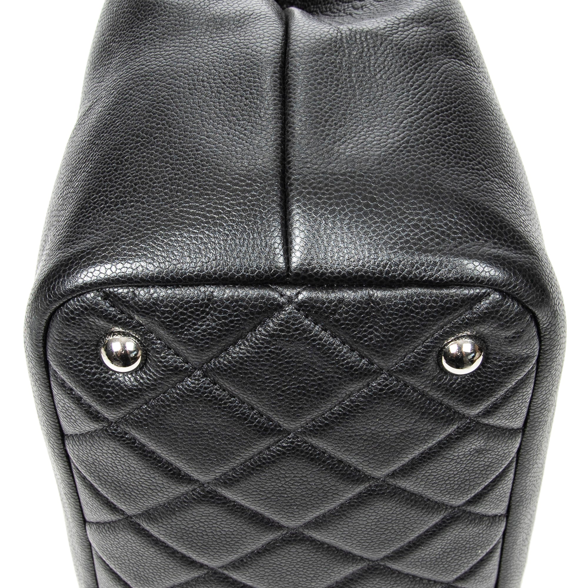 Timeless Soft Chain Tote 