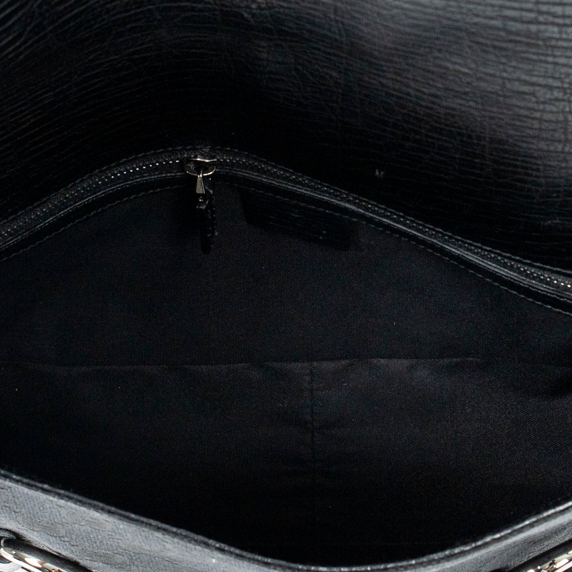Horsebit Chain Shoulder Flap 