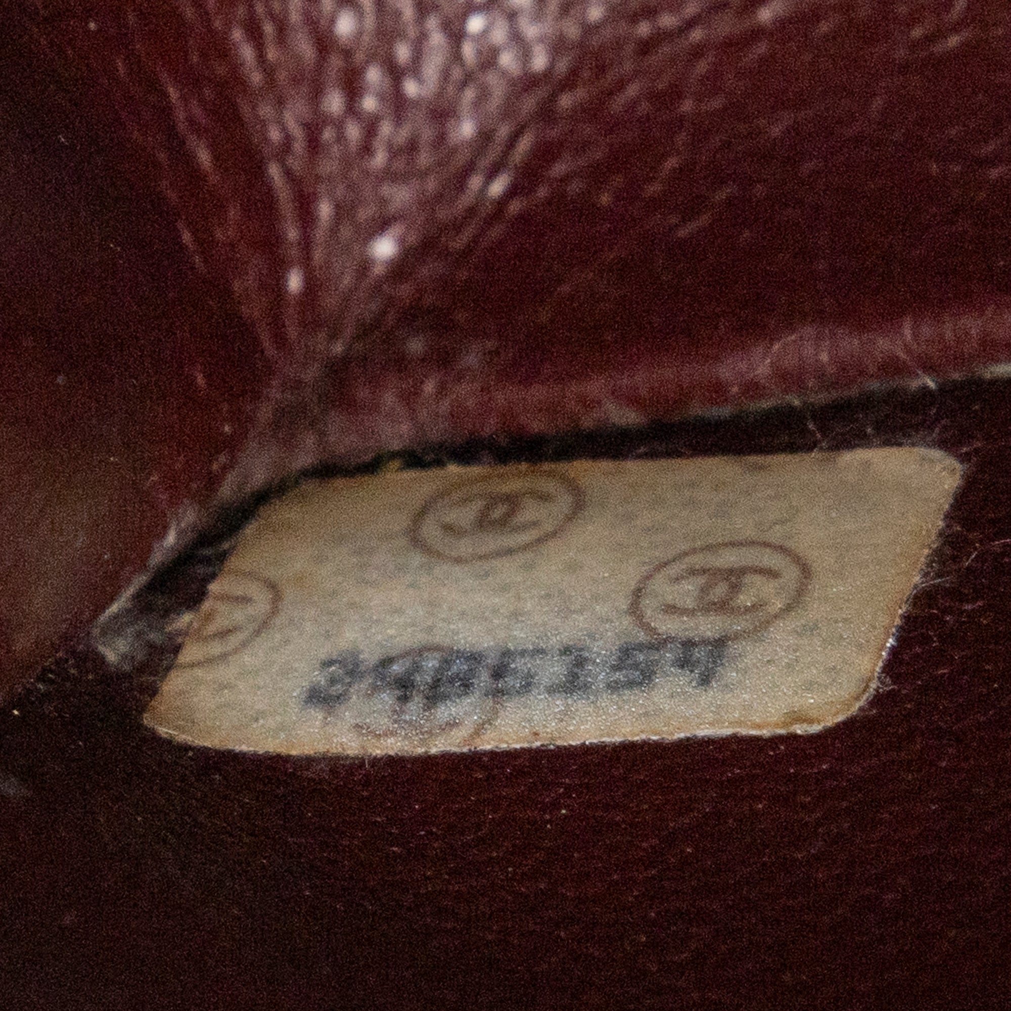 Vertical Stitch Single Flap 26