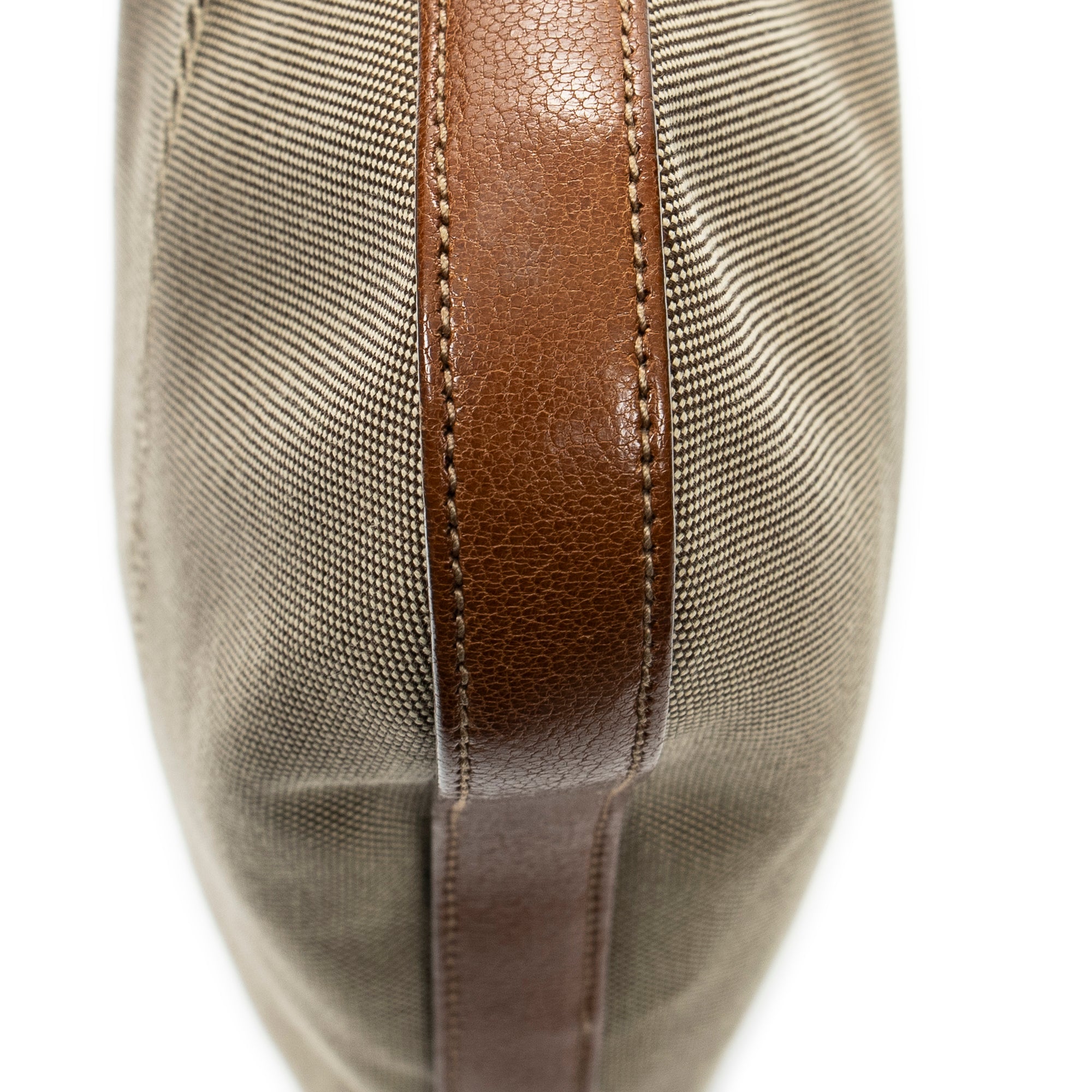 Jacquard Zip Messenger 