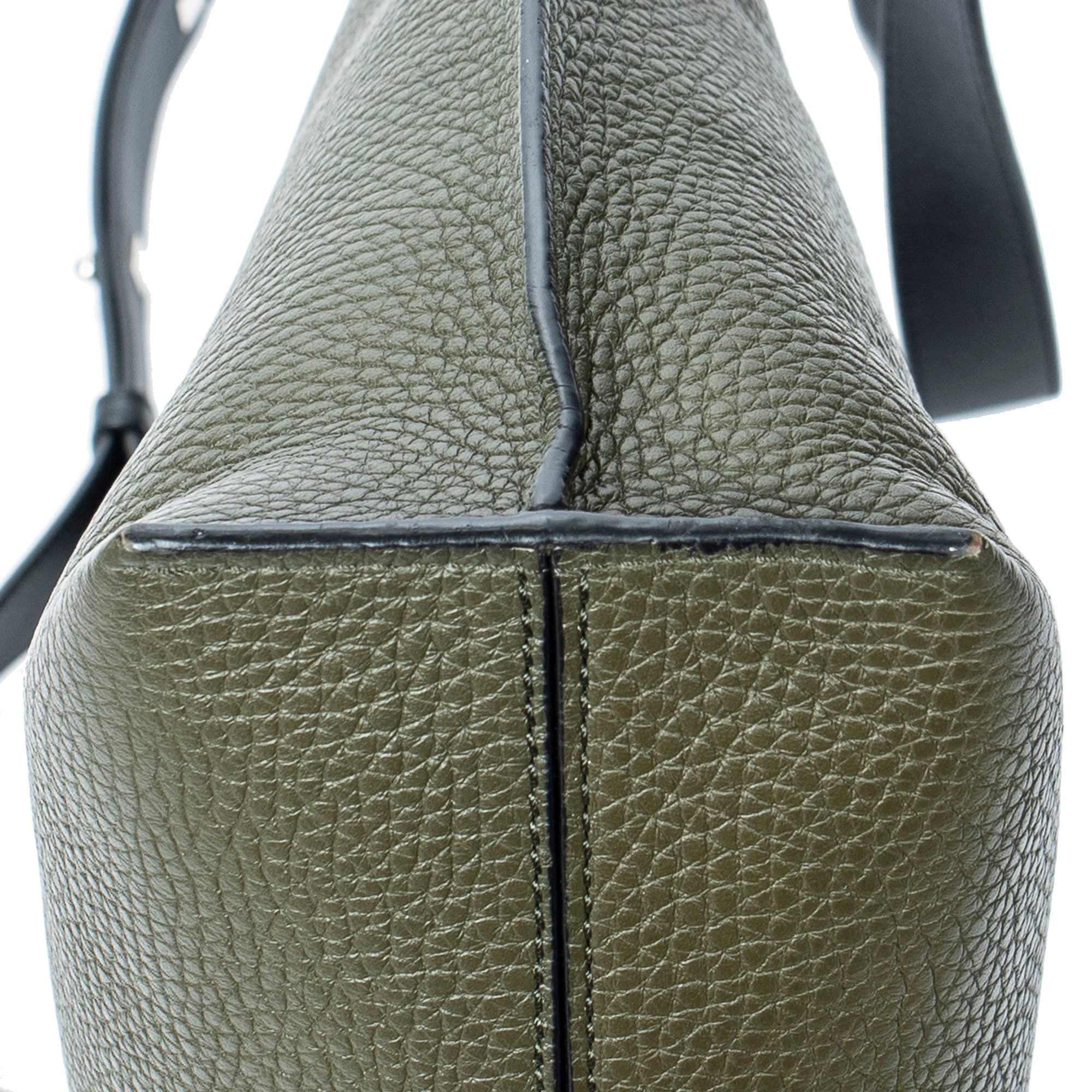 Medium T Messenger 