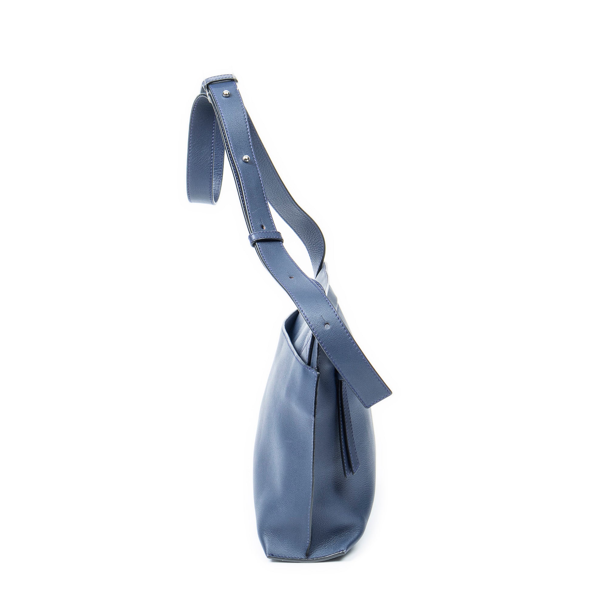 Medium T Messenger 