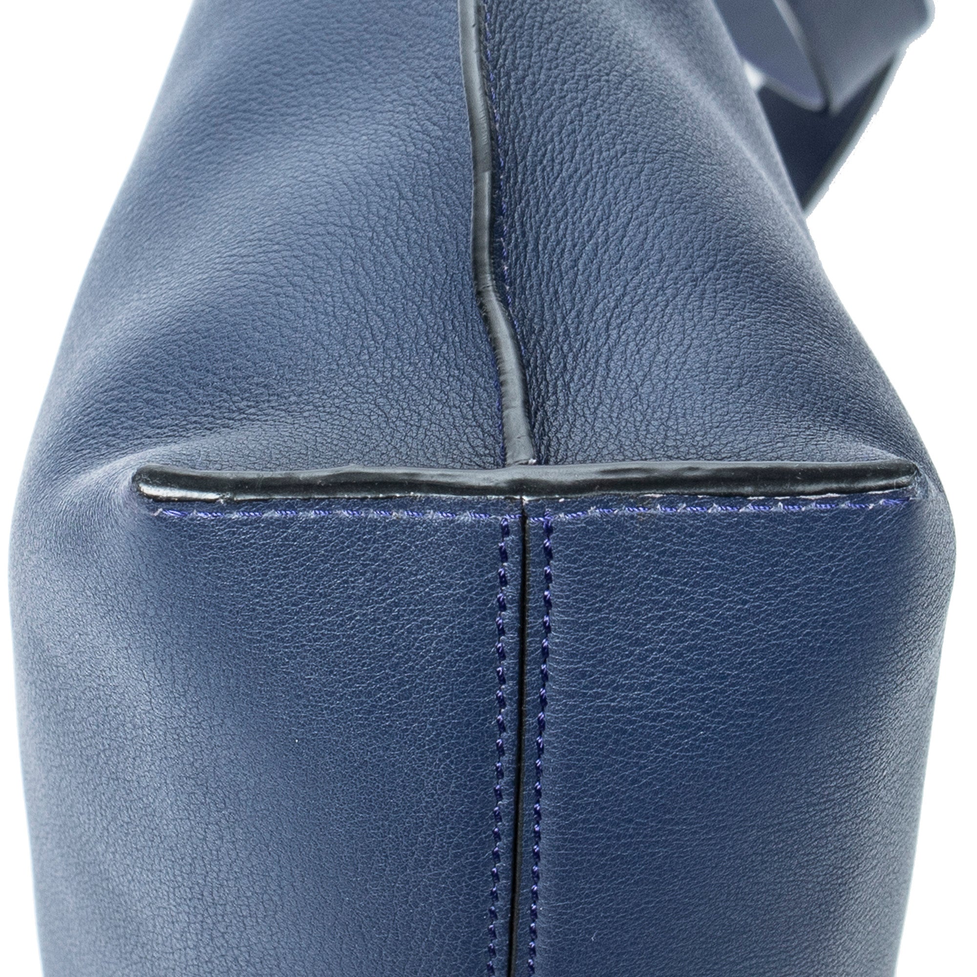 Medium T Messenger 