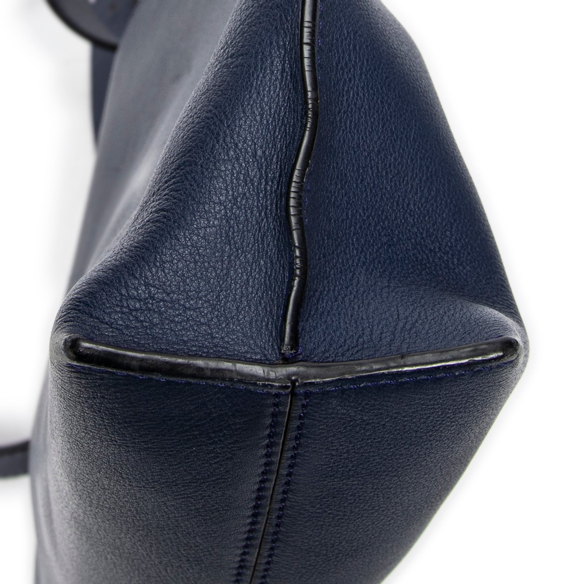 Medium T Messenger 