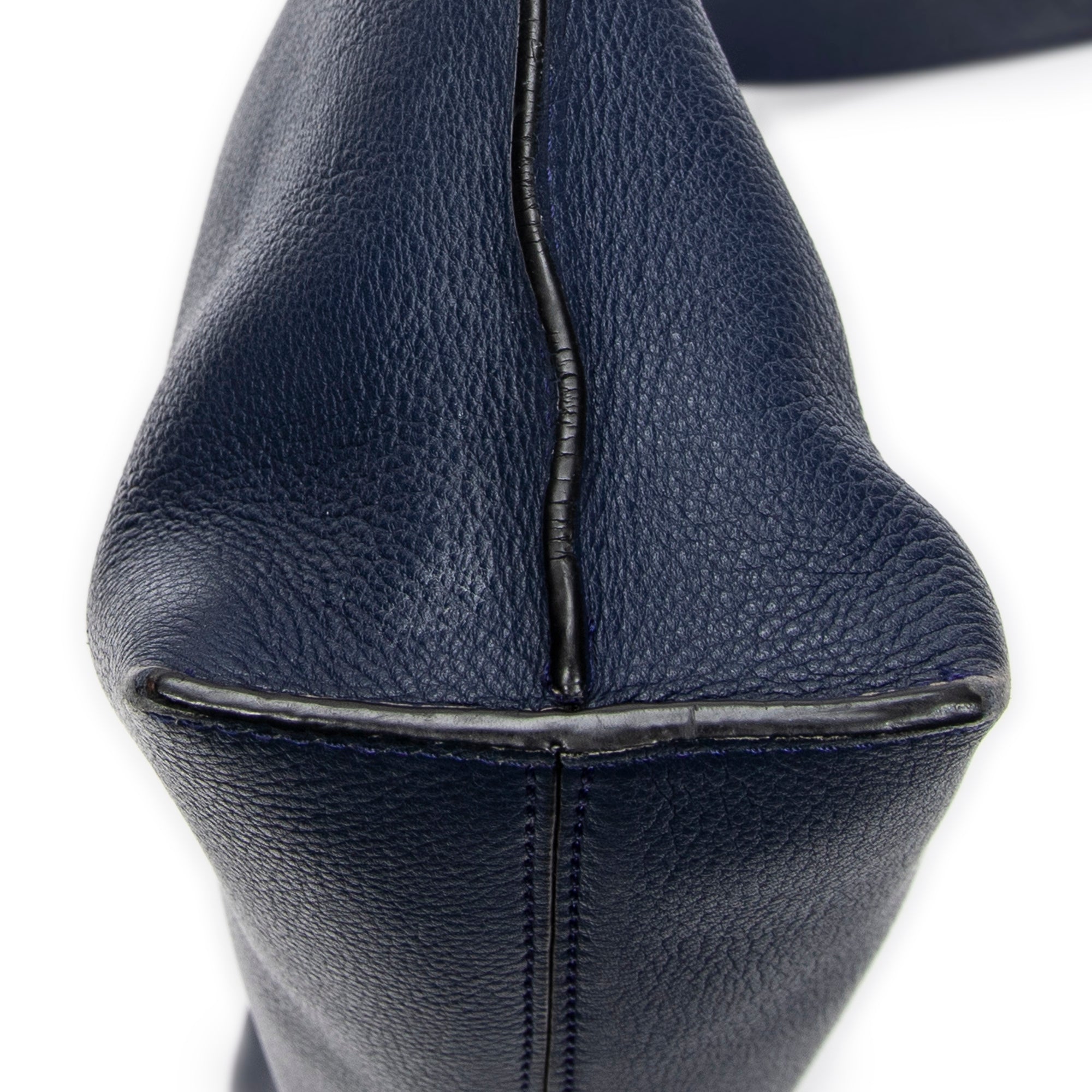 Medium T Messenger 