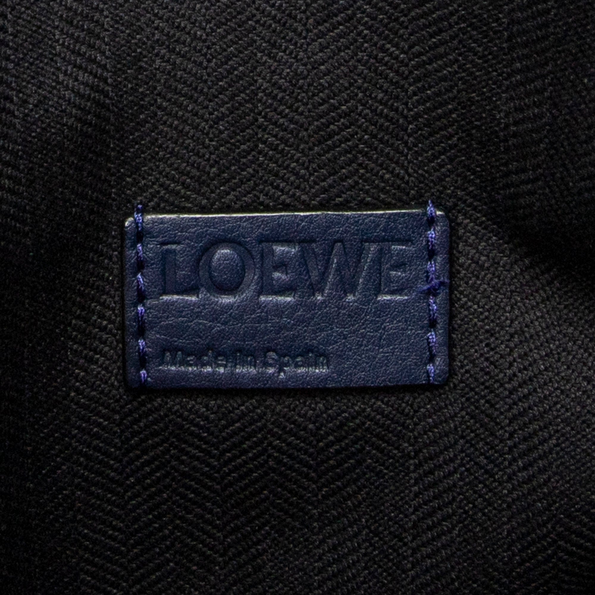 Medium T Messenger 