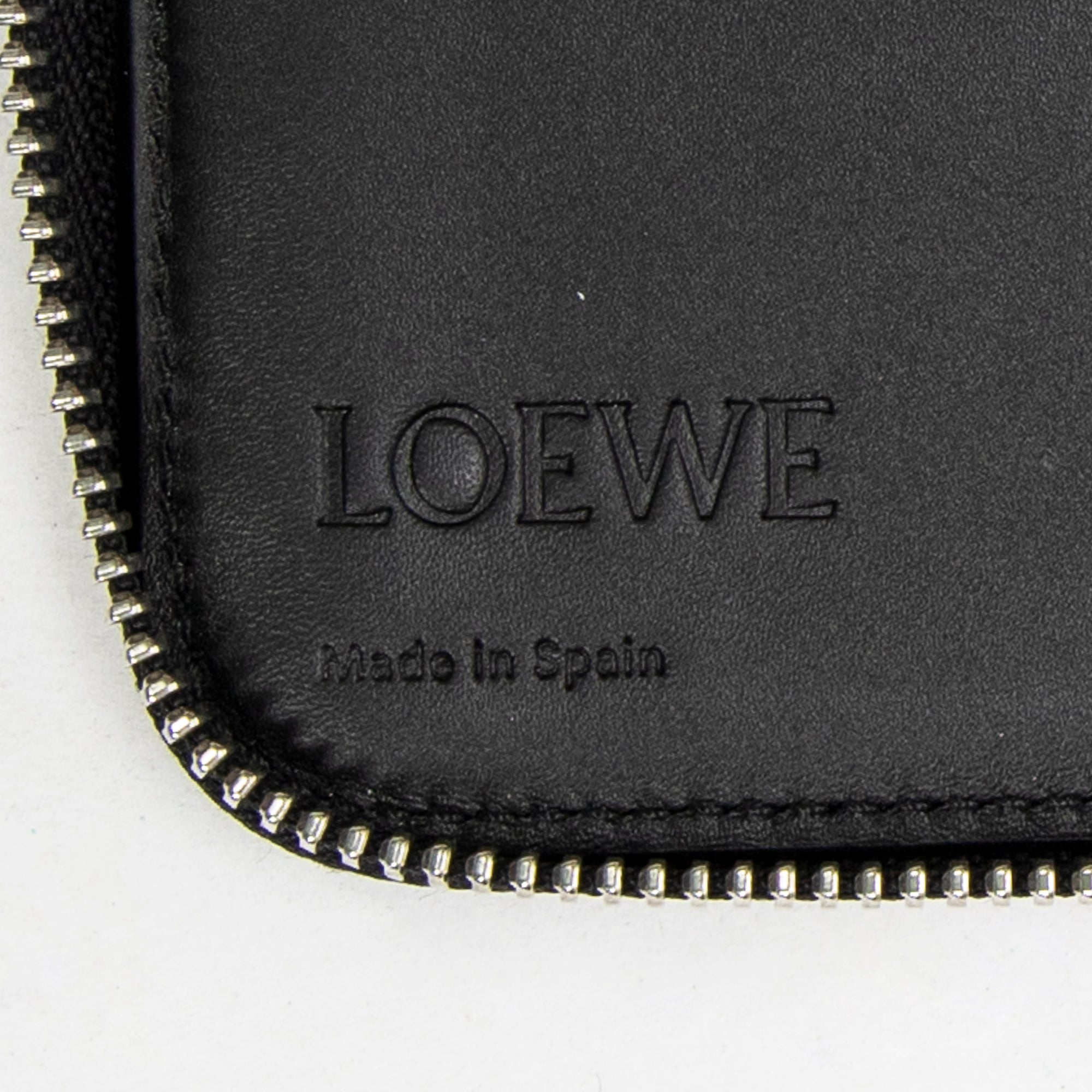 Puzzle Edge Zip Wallet 