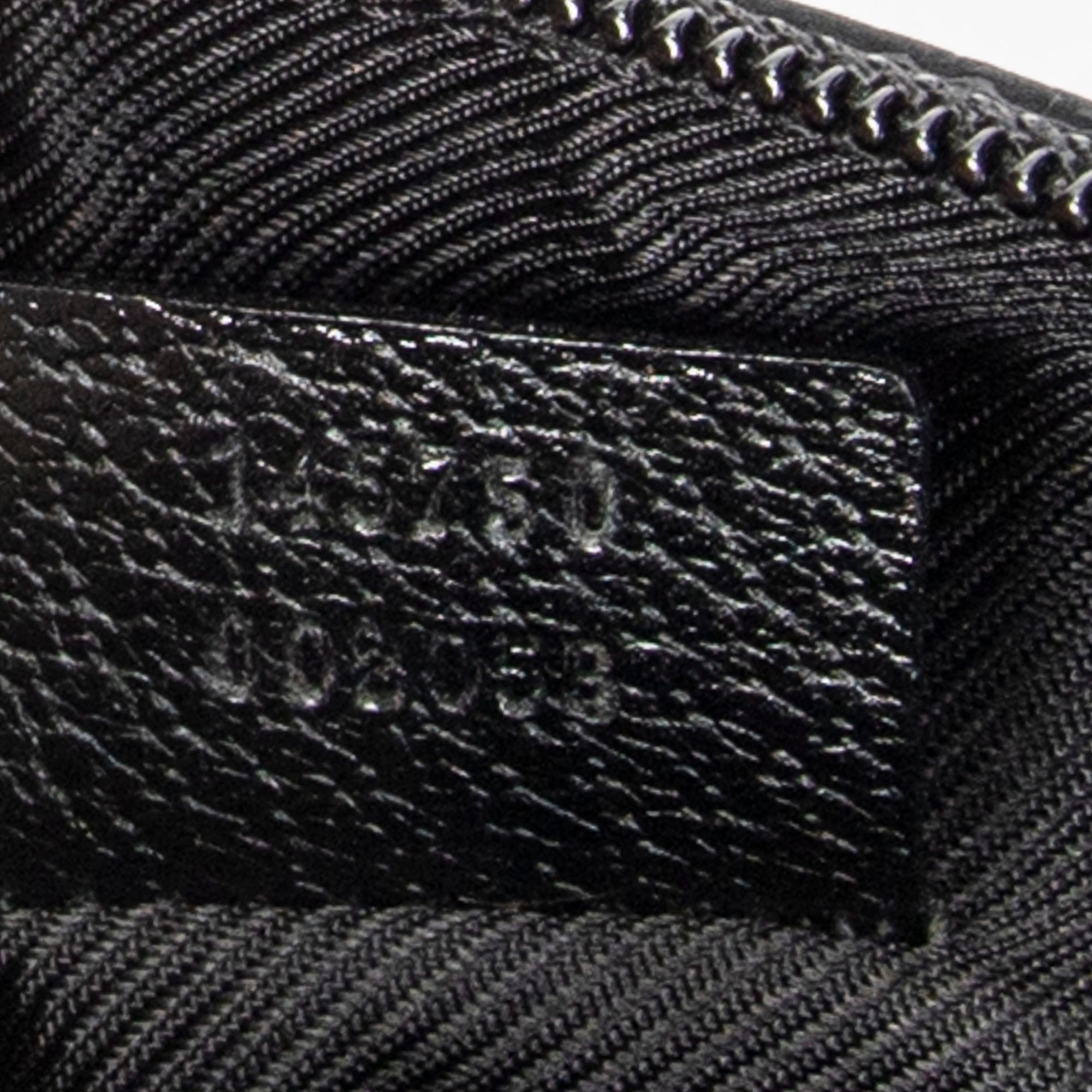 D-Ring Zip Pochette 