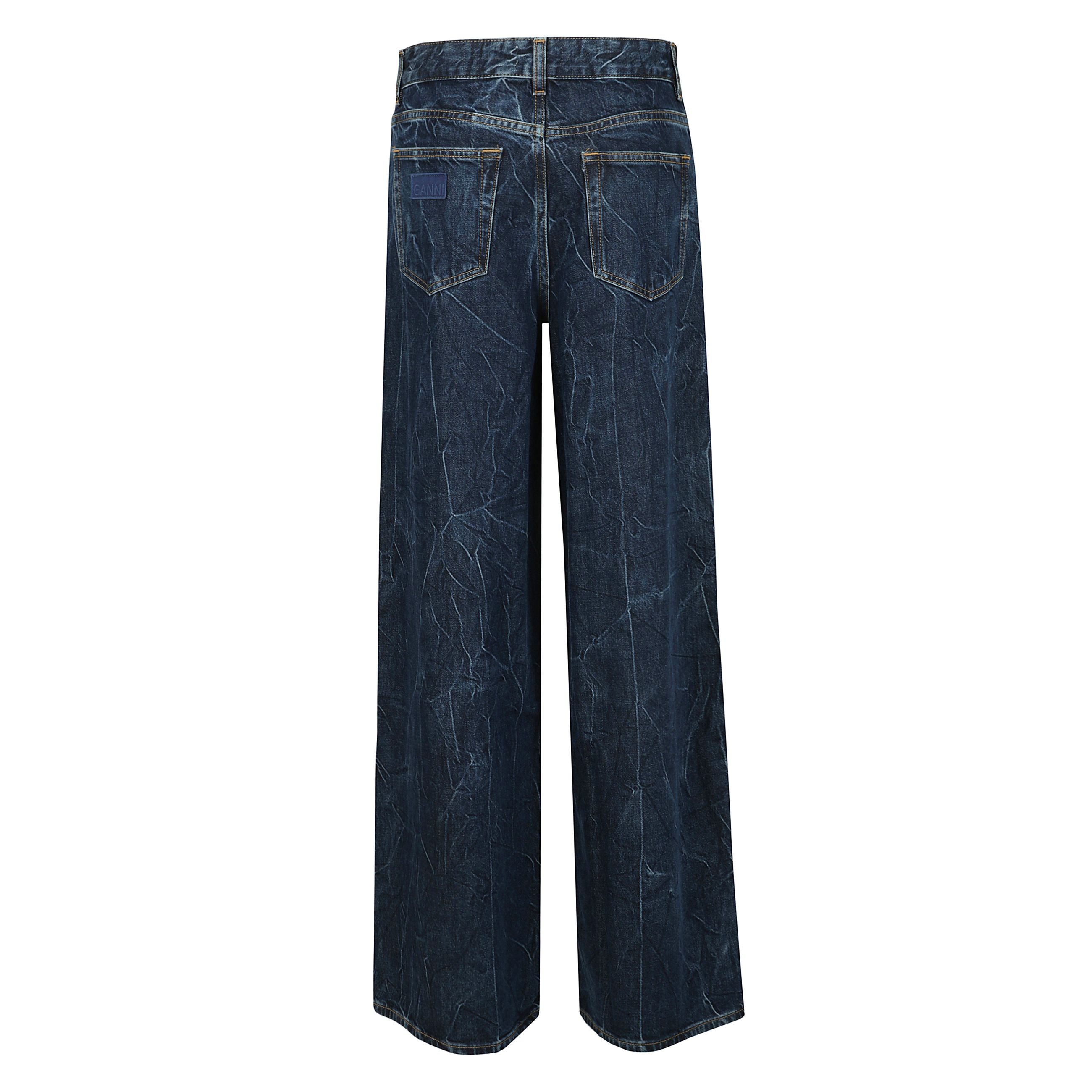 Questi jeans in crinkle washed denim presentano una chiusura con zip e bottone, 5 tasche, passanti per la cintura e un logo ganni sulla tasca posteriore.