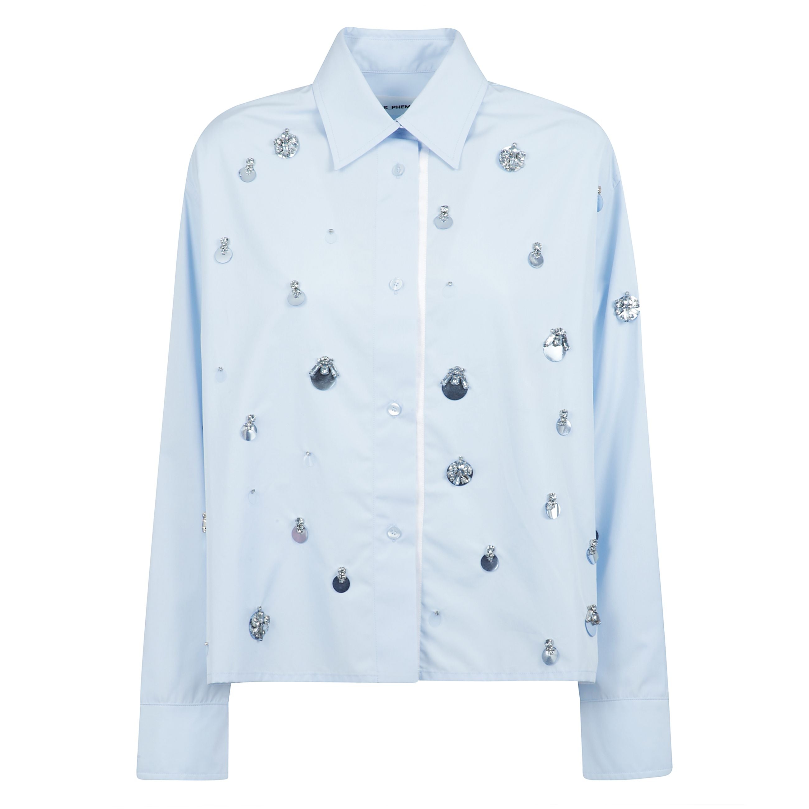 Camicia realizzata in popeline di cotone, arricchita da cristalli e paillettes ricamato sul davanti e sulle maniche. colletto classico a punta, abbottonatura frontale con finitura in nastro logato e polsini con bottone. taglio ampio e corto con spalle sce