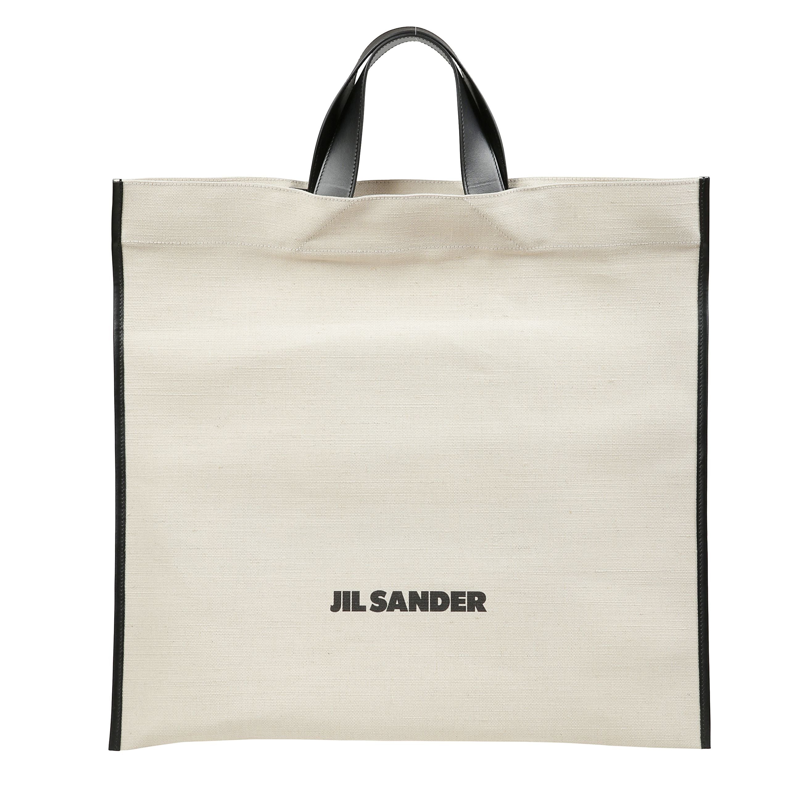 Borsa tote border book,  misto cotone
tela, stampa con logo sul davanti, rifiniture in pelle
forma squadrata, parte superiore aperta, due manici piatti, design senza fodera, logo interno inciso
tasche interne applicate, scomparto unico