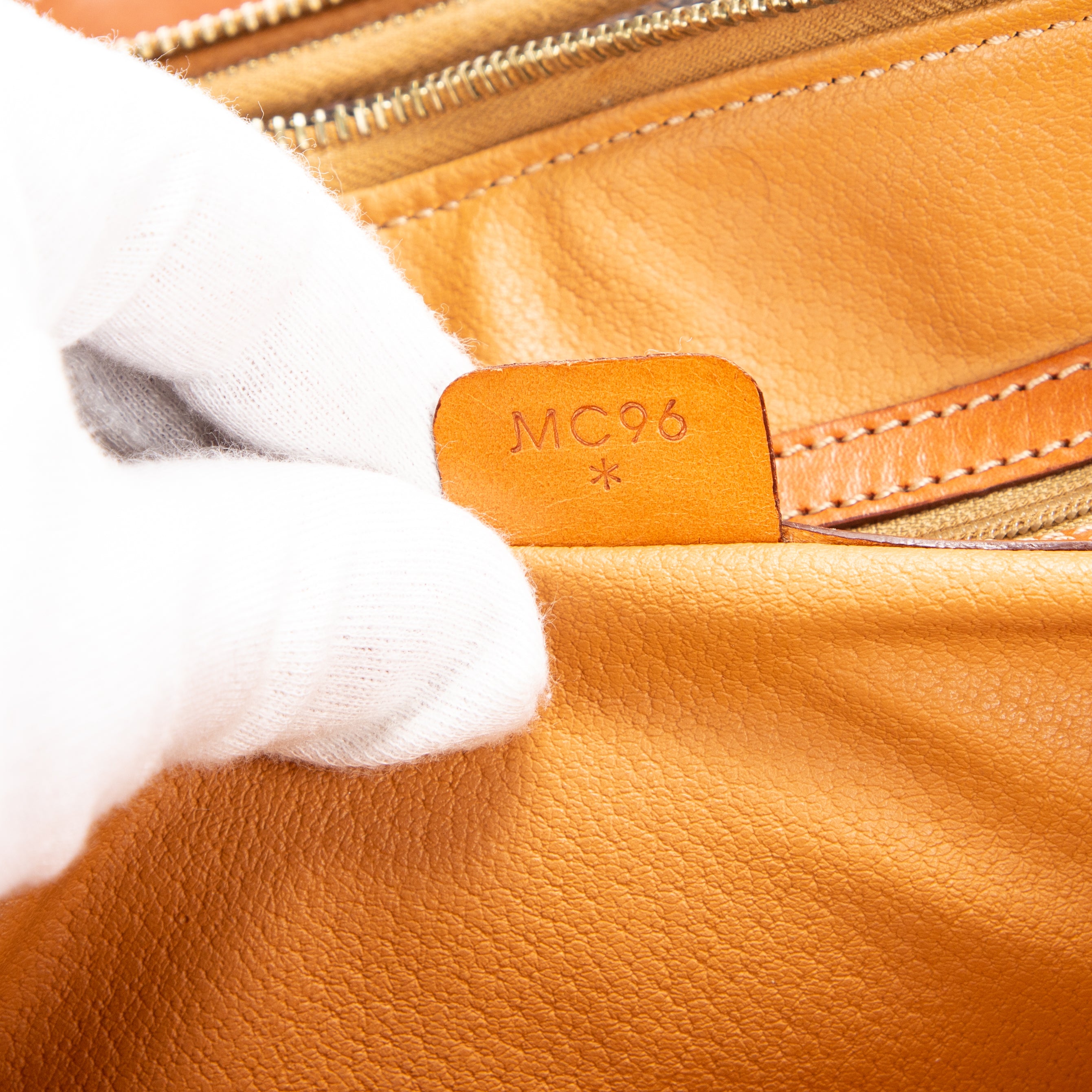 Triomphe Tote 