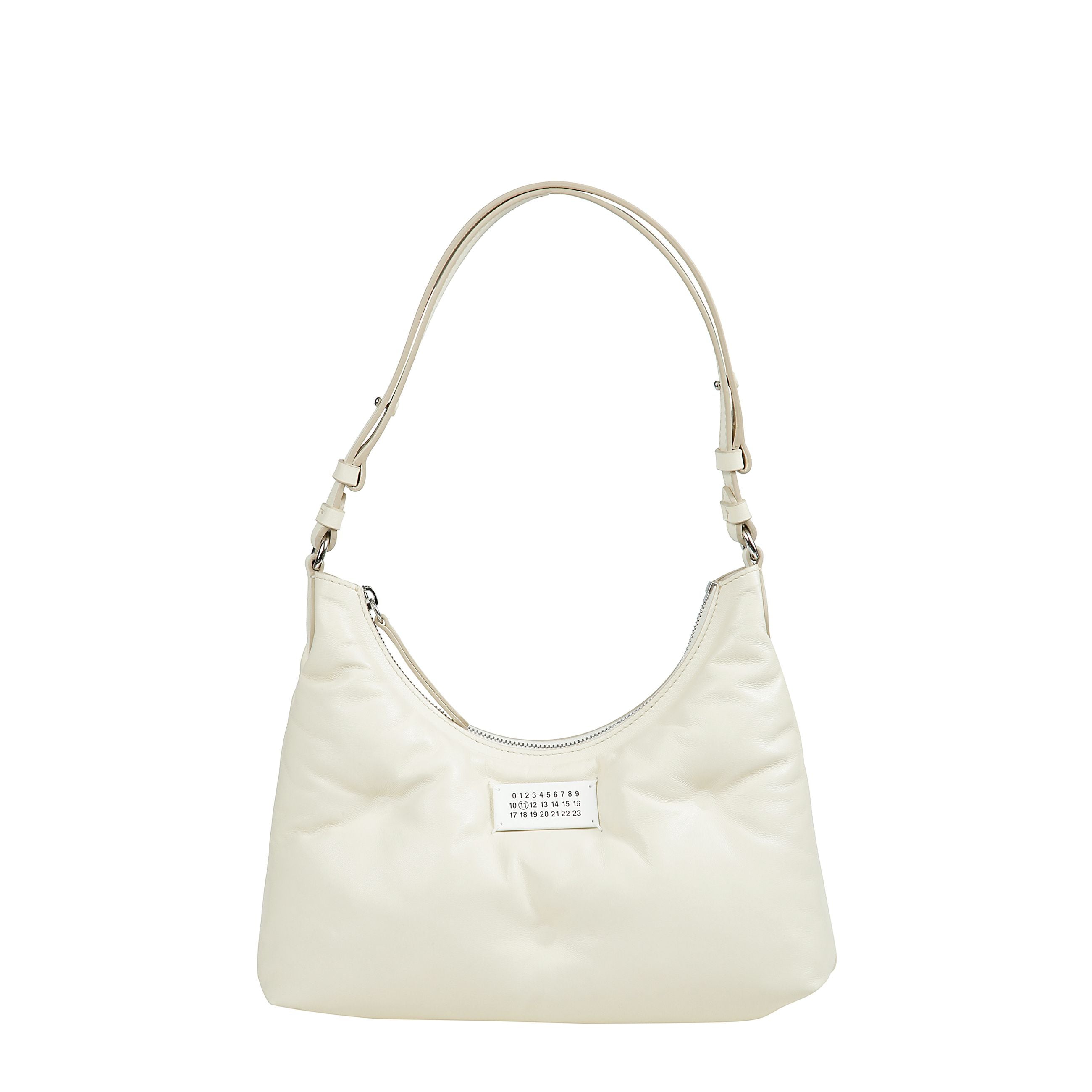 Glam slam hobo small in nappa trapuntata. presentato per la prima volta in occasione della sfilata p/e18, il modello glam slam Ã¨ caratterizzato da un design trapuntato che ricorda lâeffetto matelassÃ© tipico delle coperte marsigliesi trapuntate a mano.