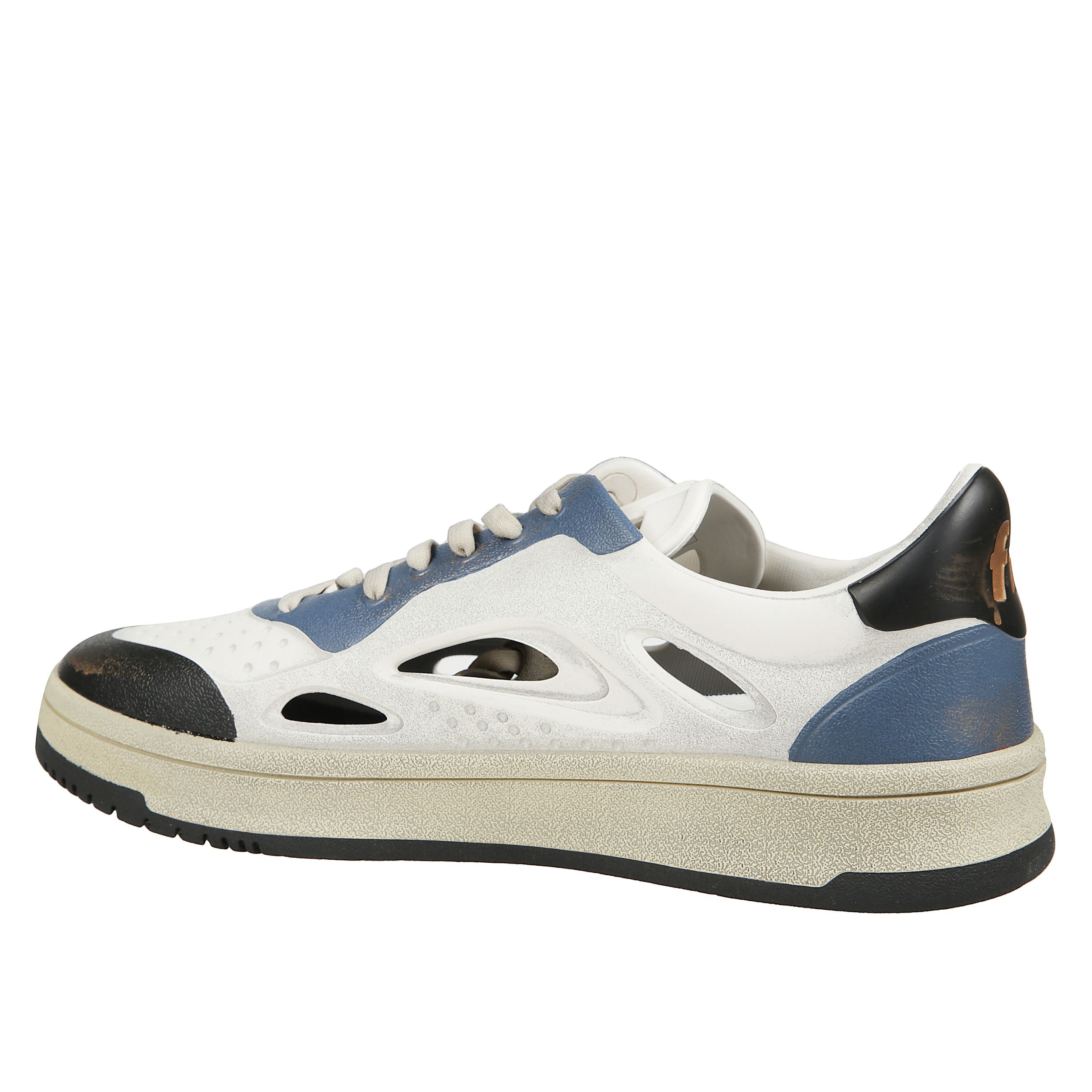 Sneaker (s5foam01/gru) presentano la tomaia in pelle, la suola in gomma e il logo del brand sulla linguetta, sulla parte laterale e sul tallone