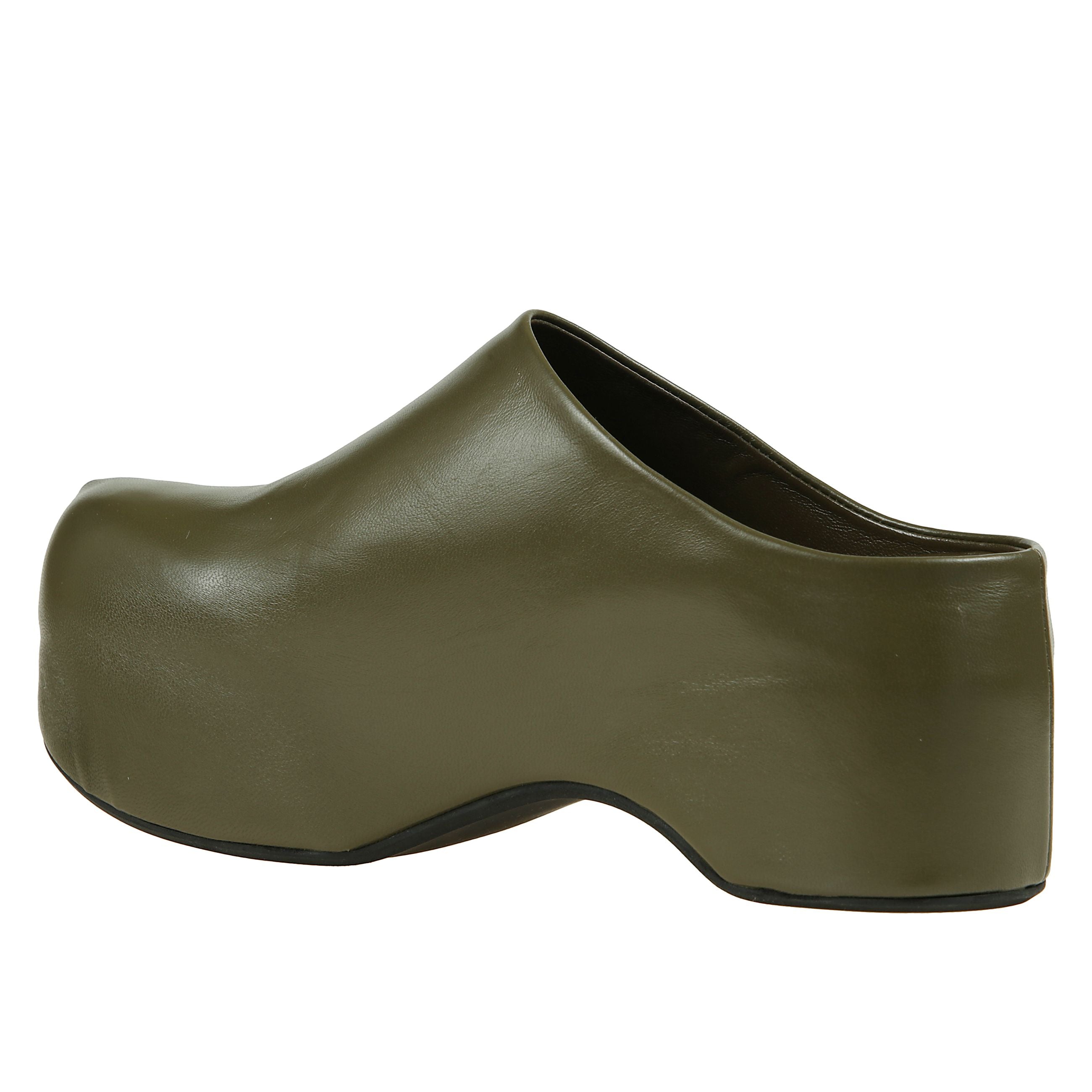 Sabot con zoccolo chunky con suola con plateau in legno leggero, interamente ricoperto in elegante nappa. delicatamente impreziosito da una scritta marni incisa sul bordo.