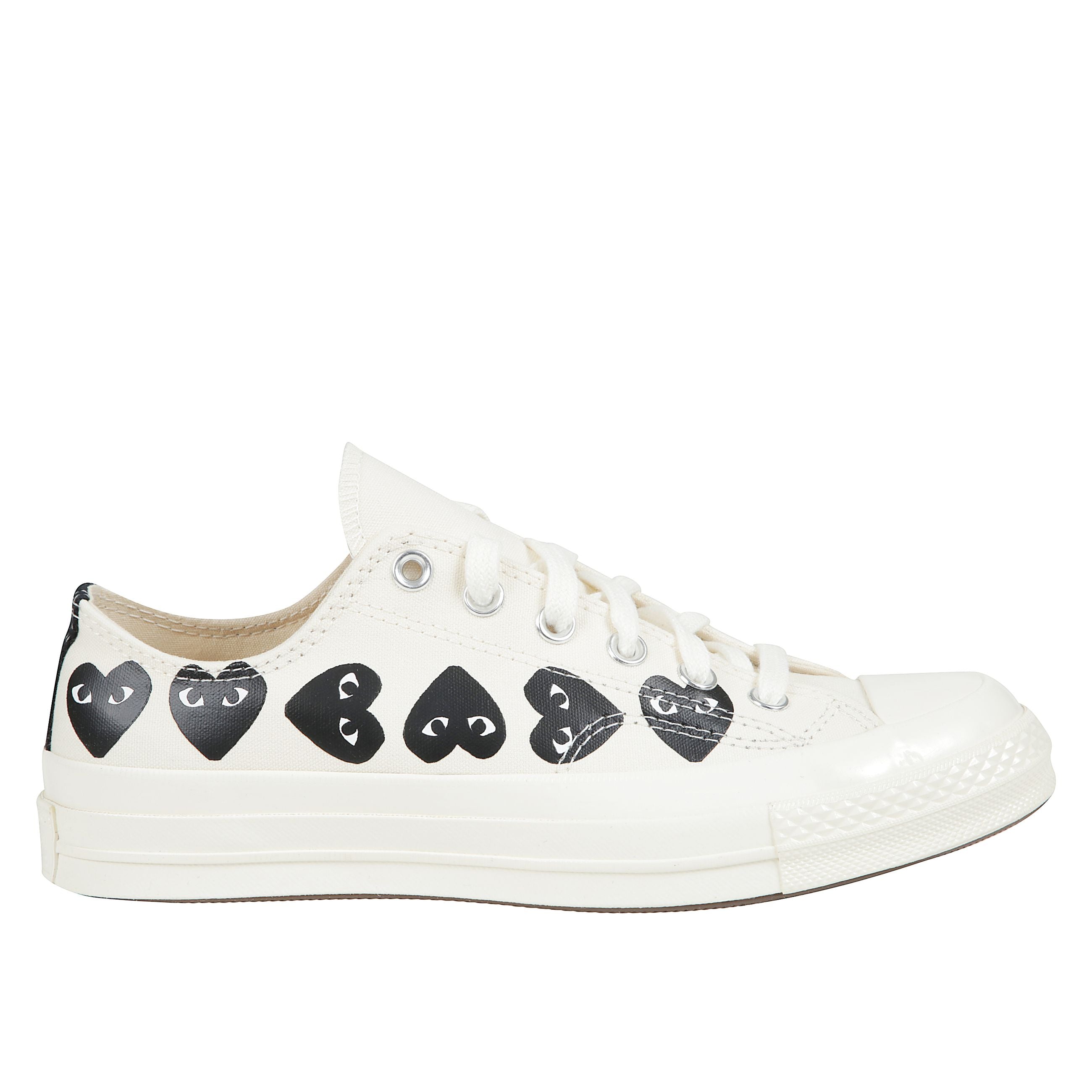 Sneakers con tomaia in canvas e grafica con cuori