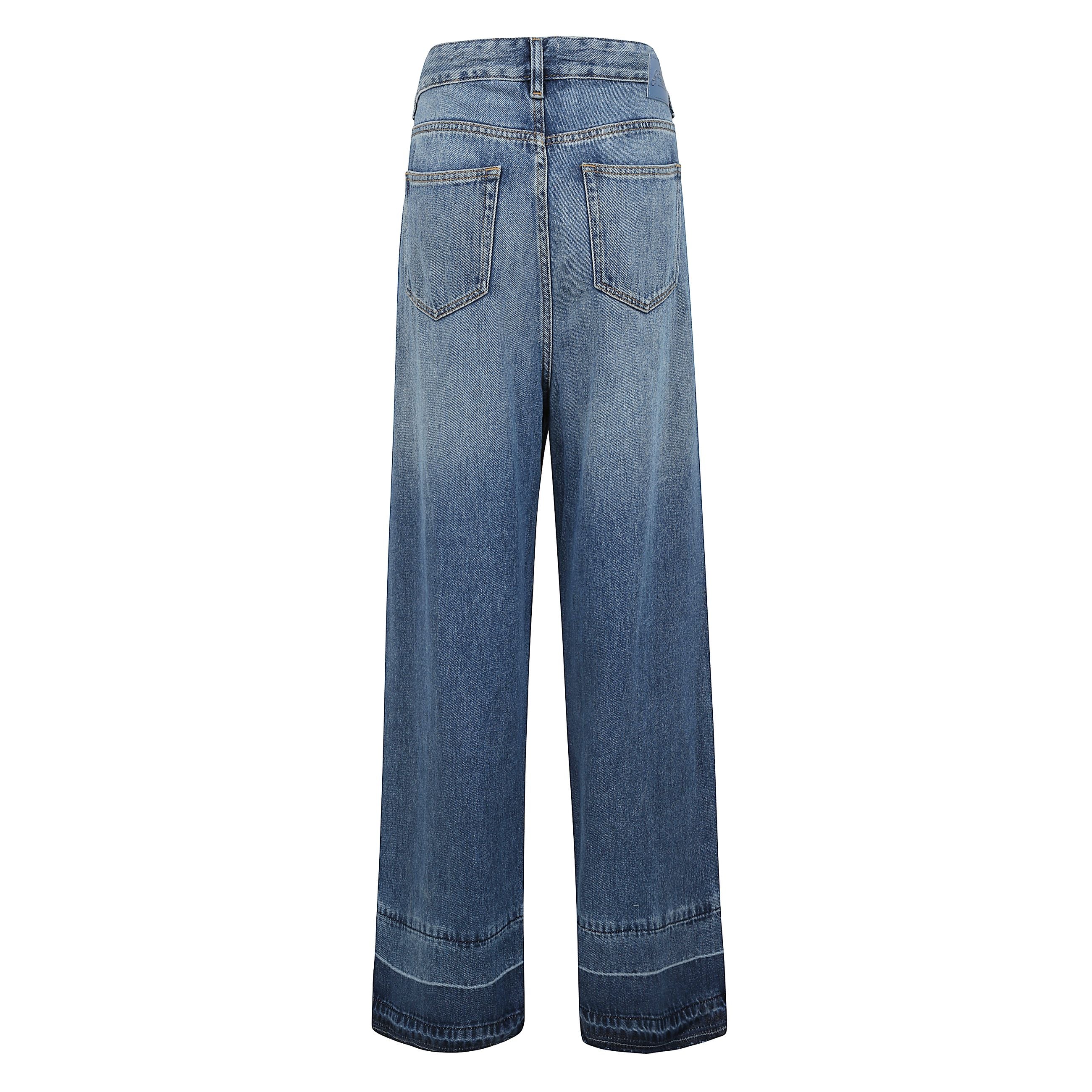 Questi jeans in denim sono caratterizzati da chiusura con zip e bottone, 5 tasche, passanti per la cintura, patch con logo ganni e dettaglio a pieghe sul davanti.