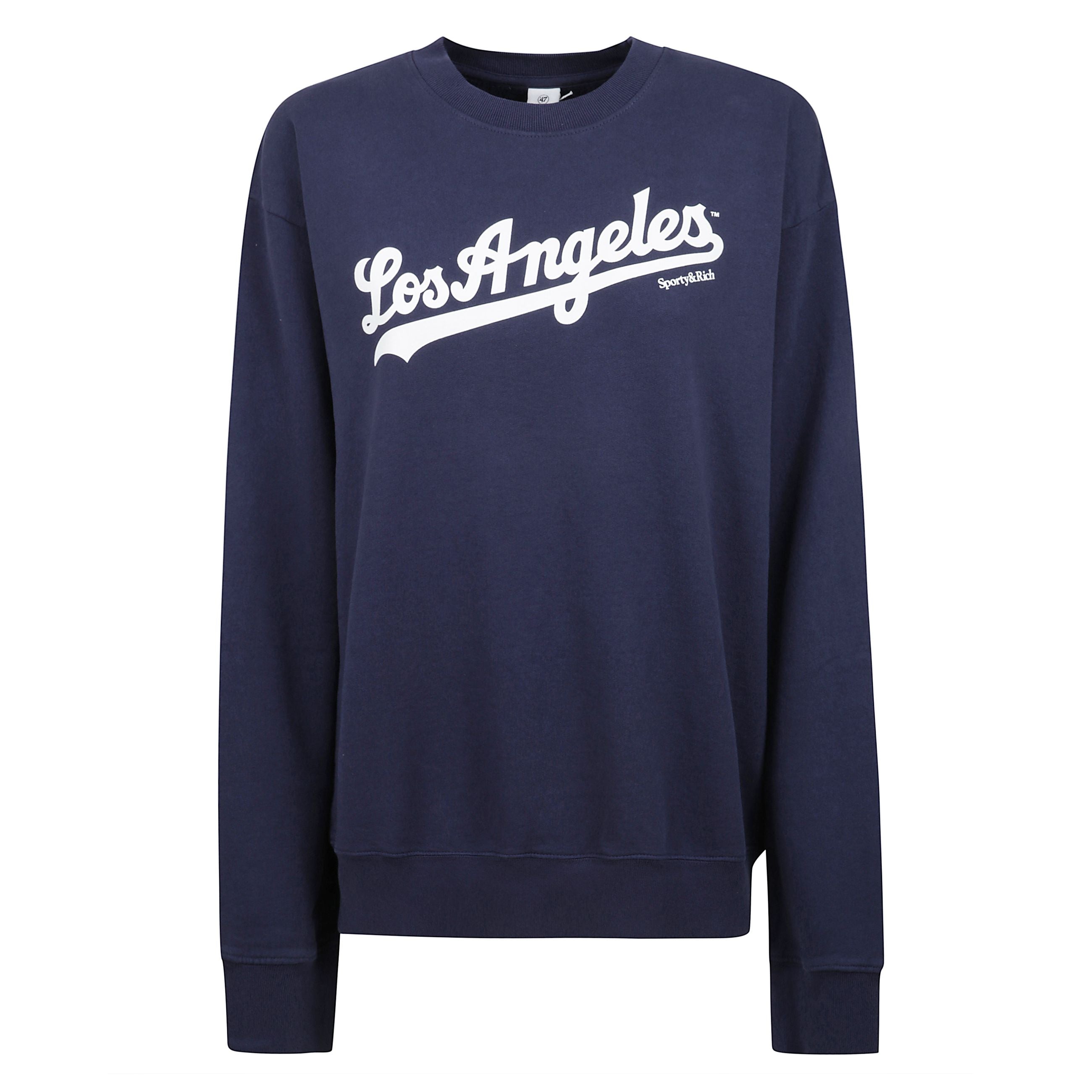 Felpa con scritta sul petto.